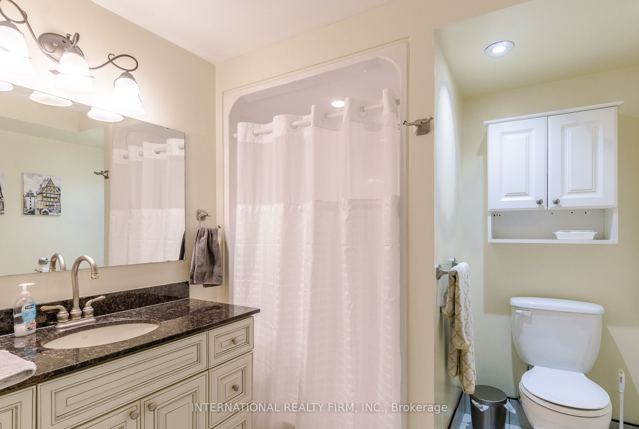 324 Bethune Drive N Property Photo 30