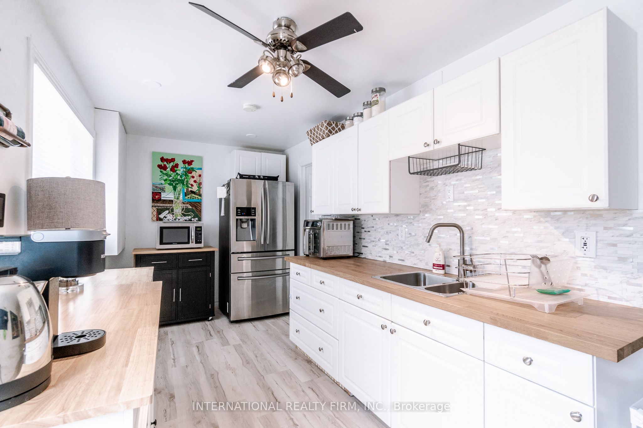 324 Bethune Drive N Property Photo 32