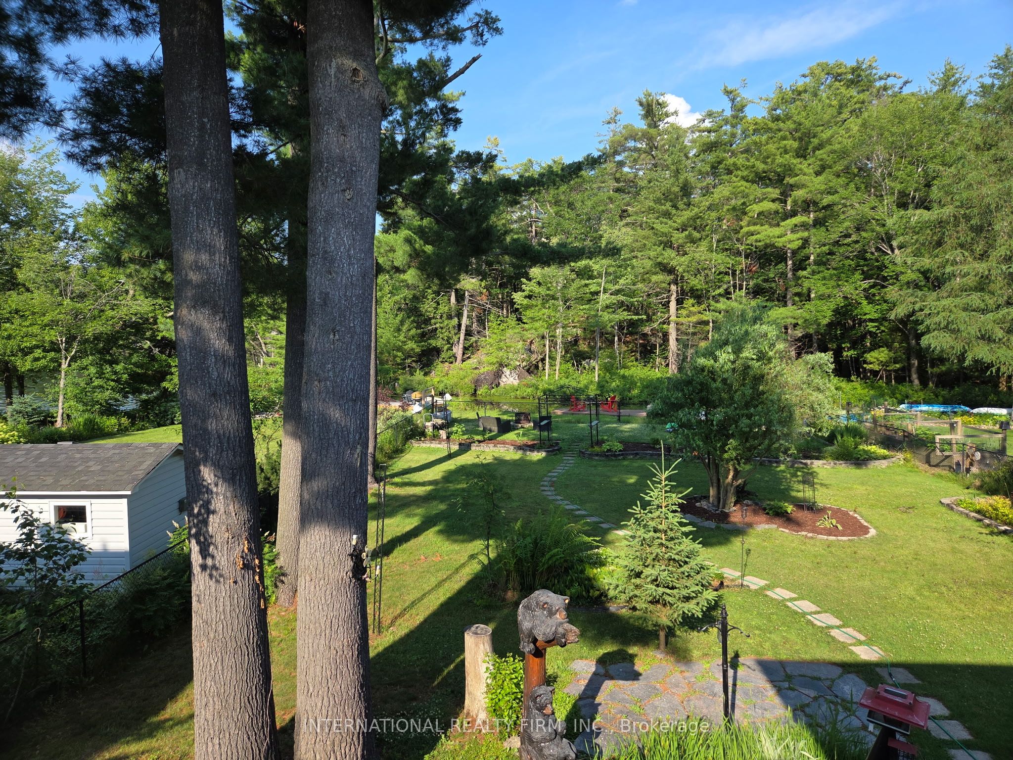 324 Bethune Drive N Property Photo 38