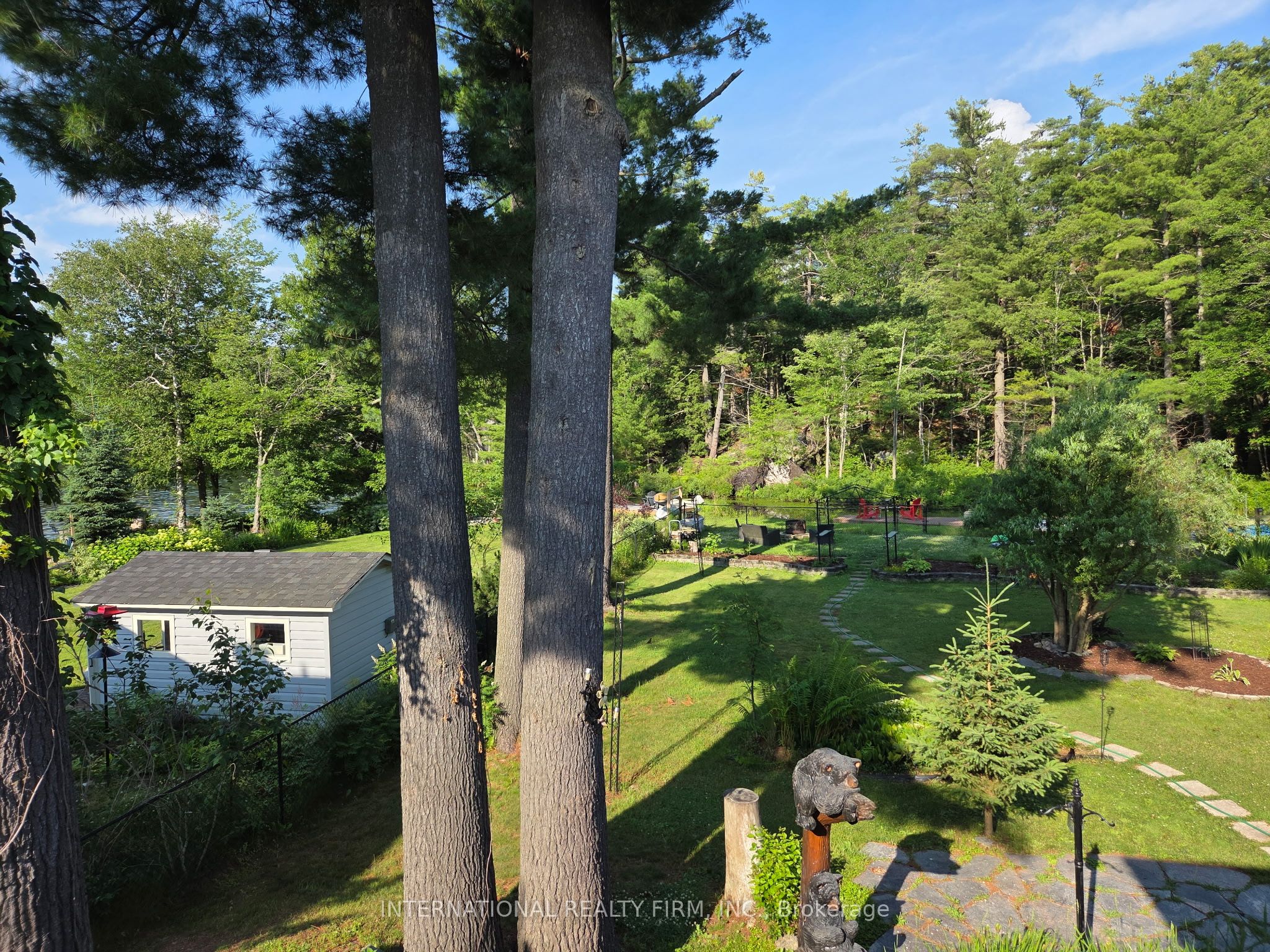 324 Bethune Drive N Property Photo 39