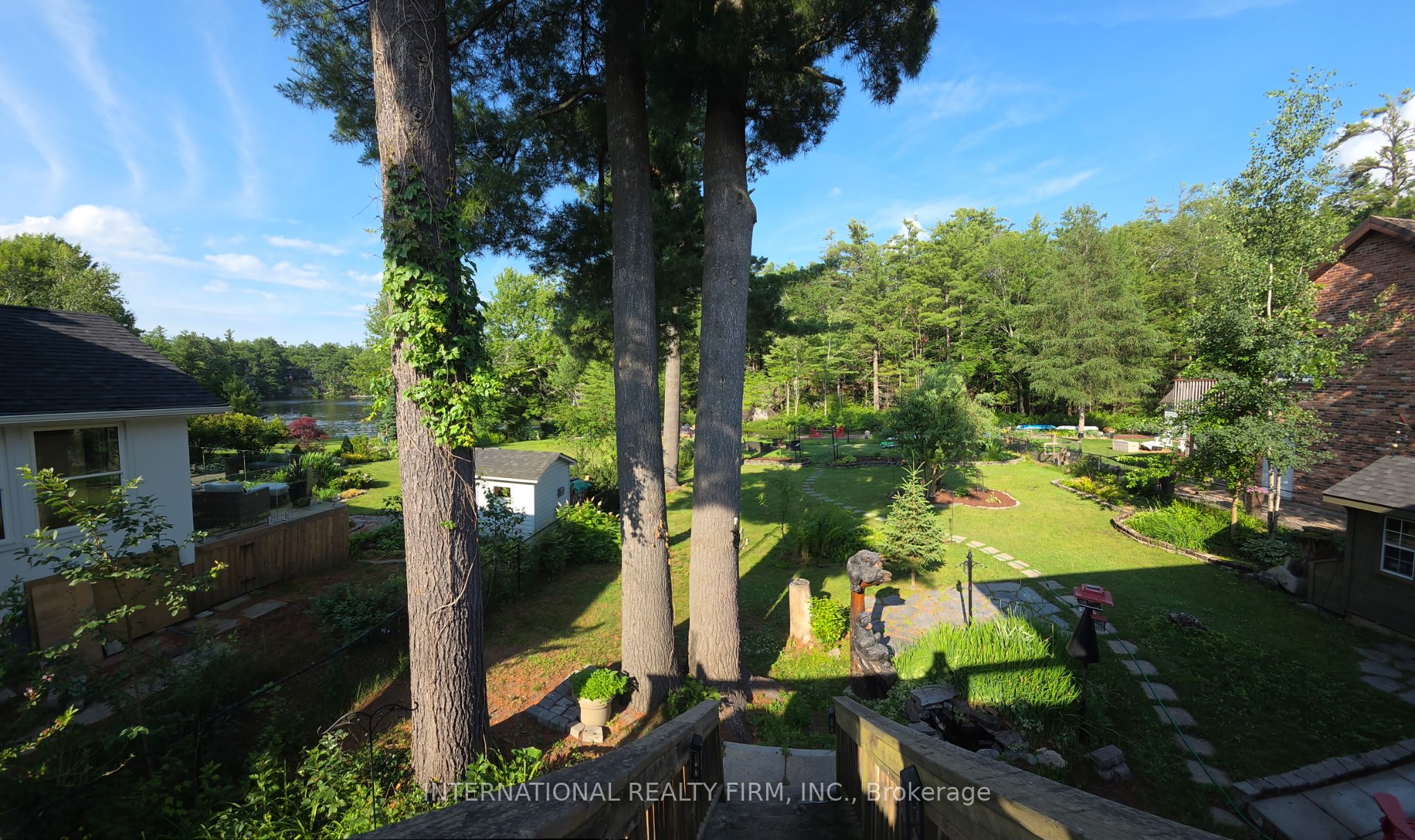 324 Bethune Drive N Property Photo 40