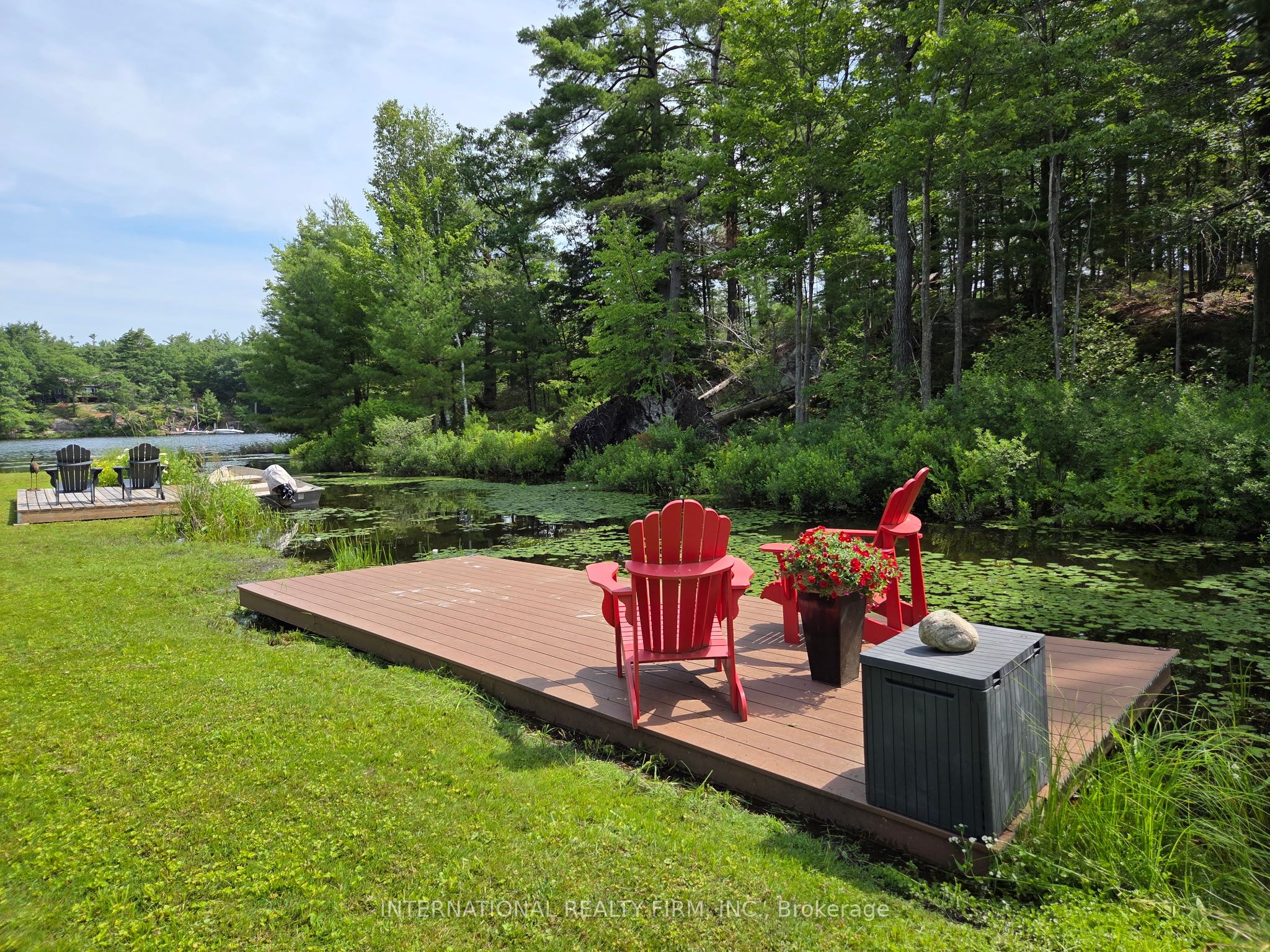 324 Bethune Drive N Property Photo 43