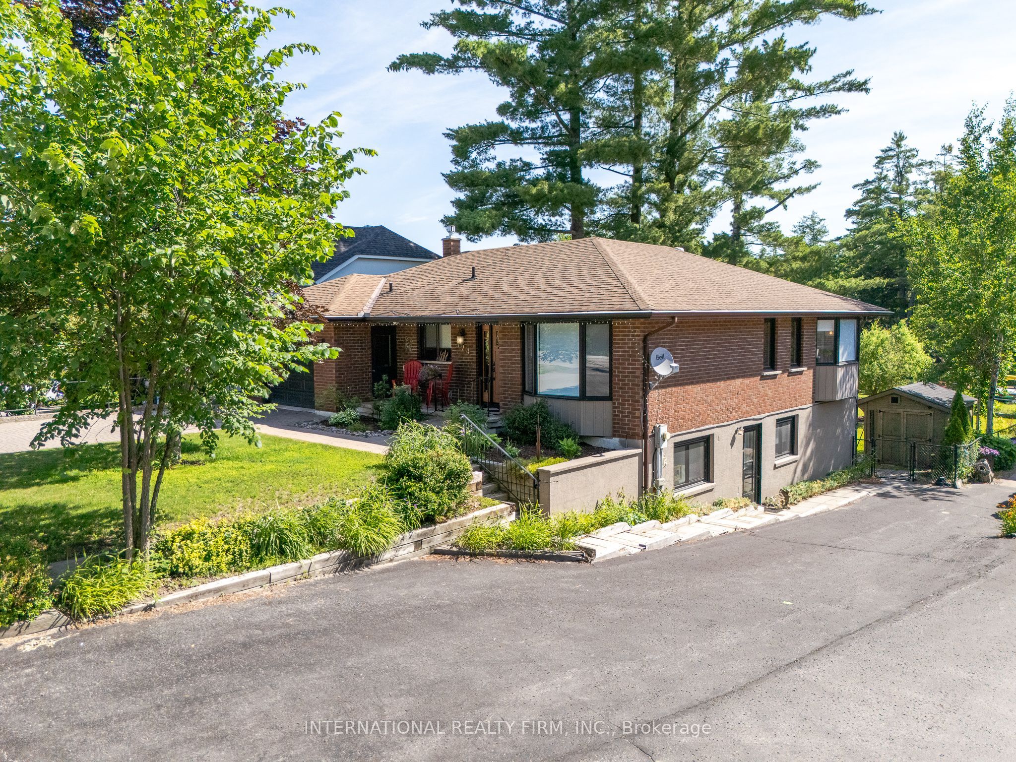 324 Bethune Drive N Property Photo 46