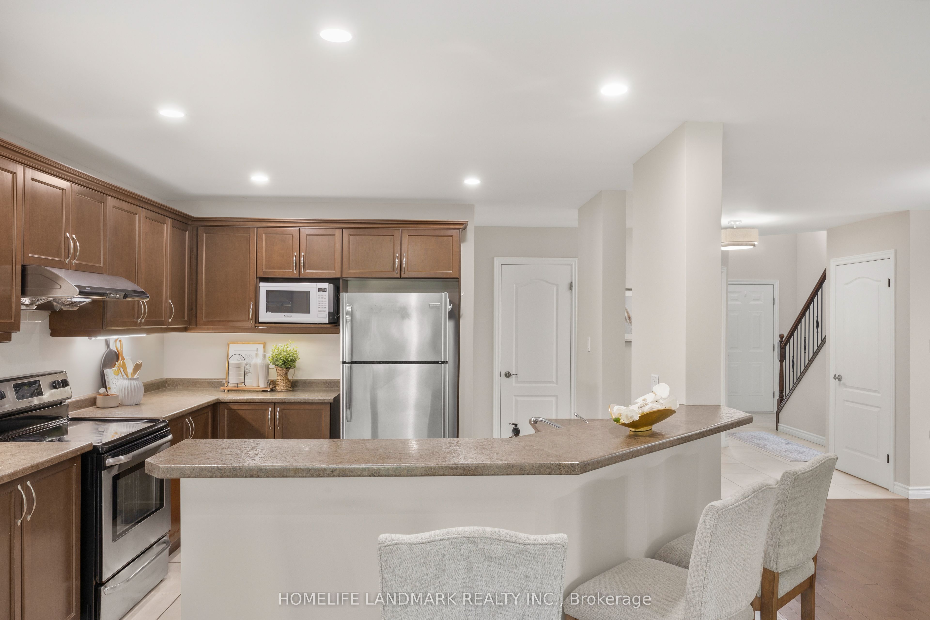 1166 Smither Road Property Photo 12