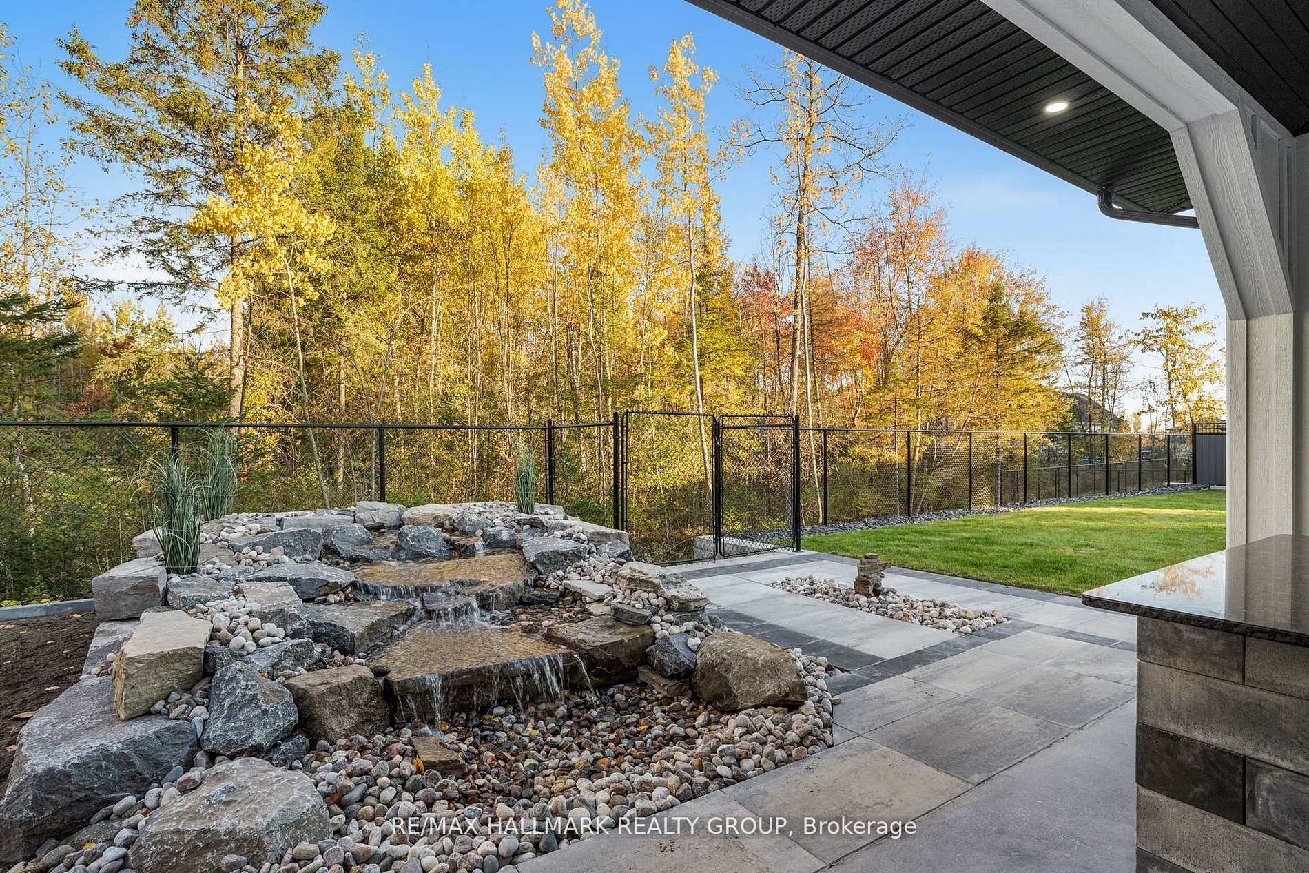 55 De La Seignerie Estates E Property Photo 9