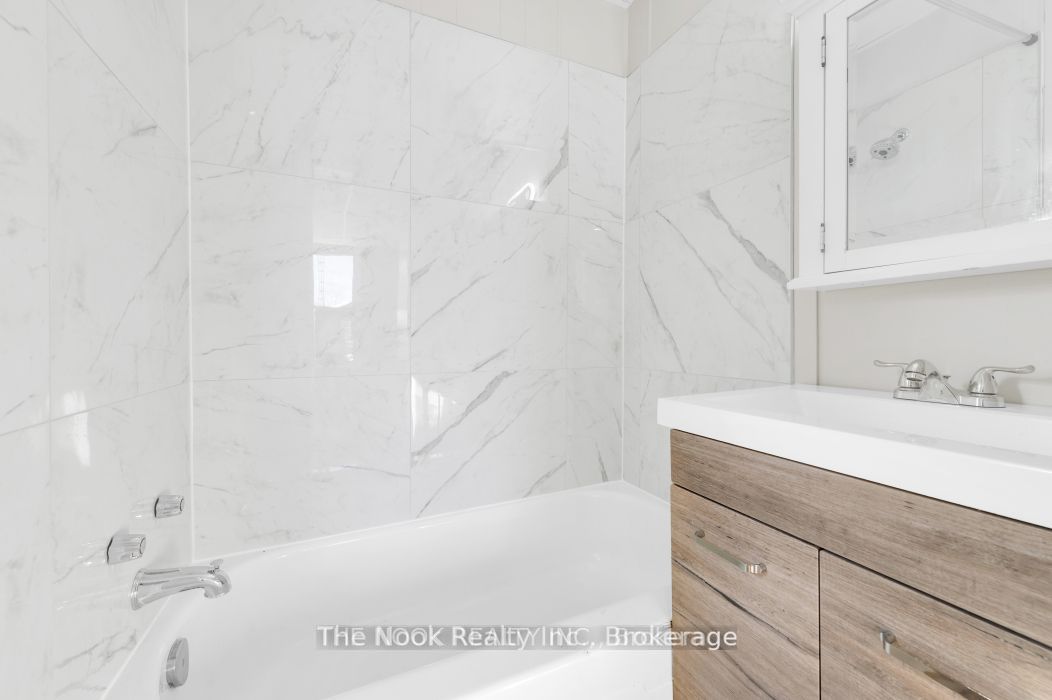 243 Bridge Street E Property Photo 4