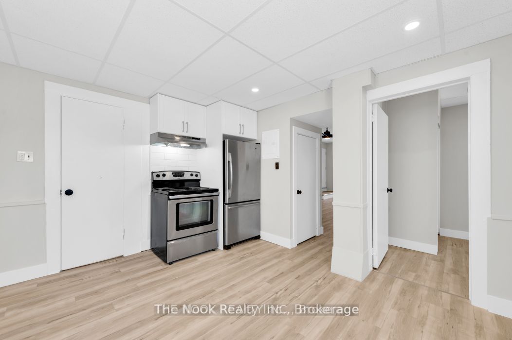 243 Bridge Street E Property Photo 7