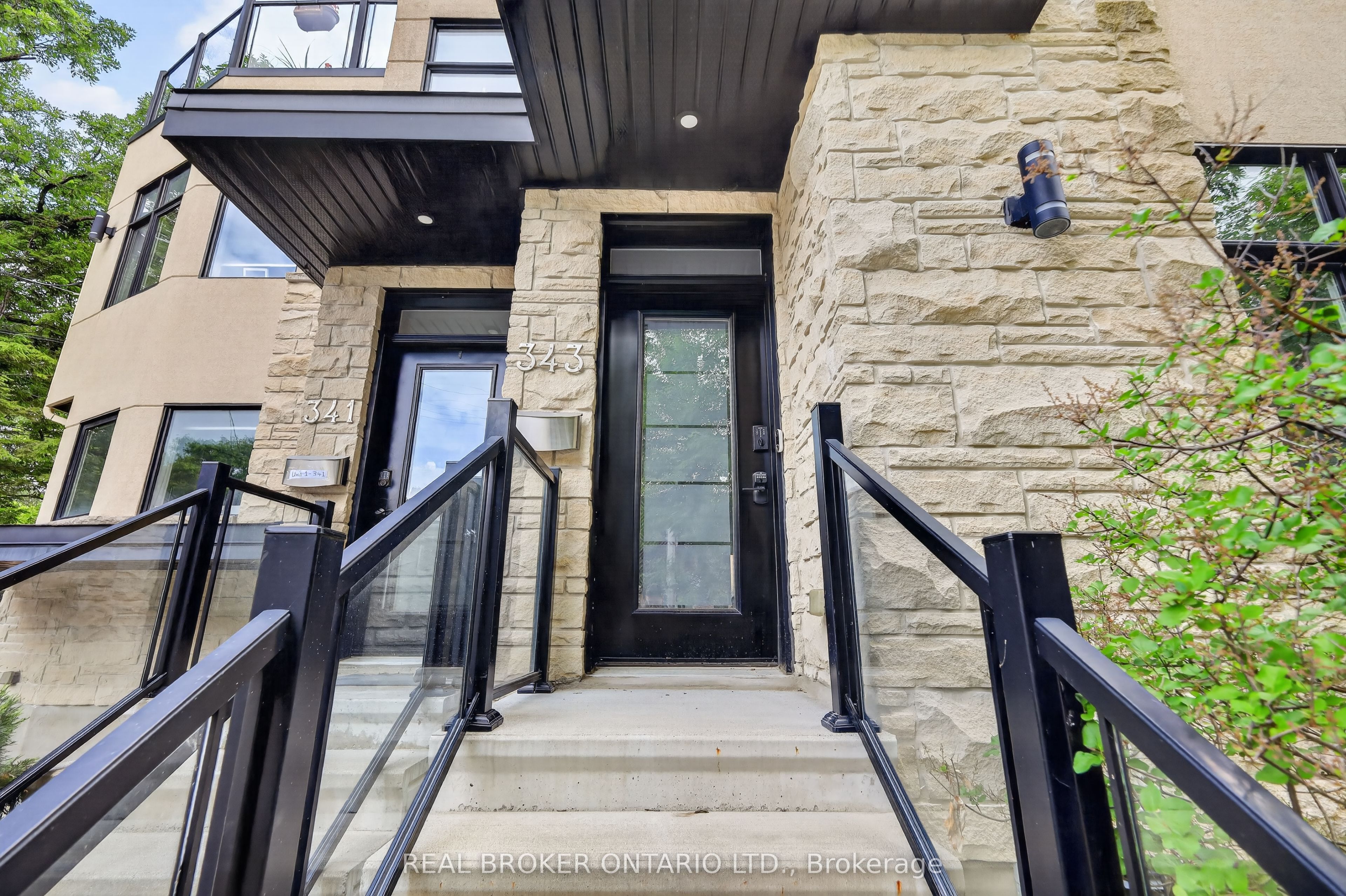 343 Riverdale Avenue Property Photo 4
