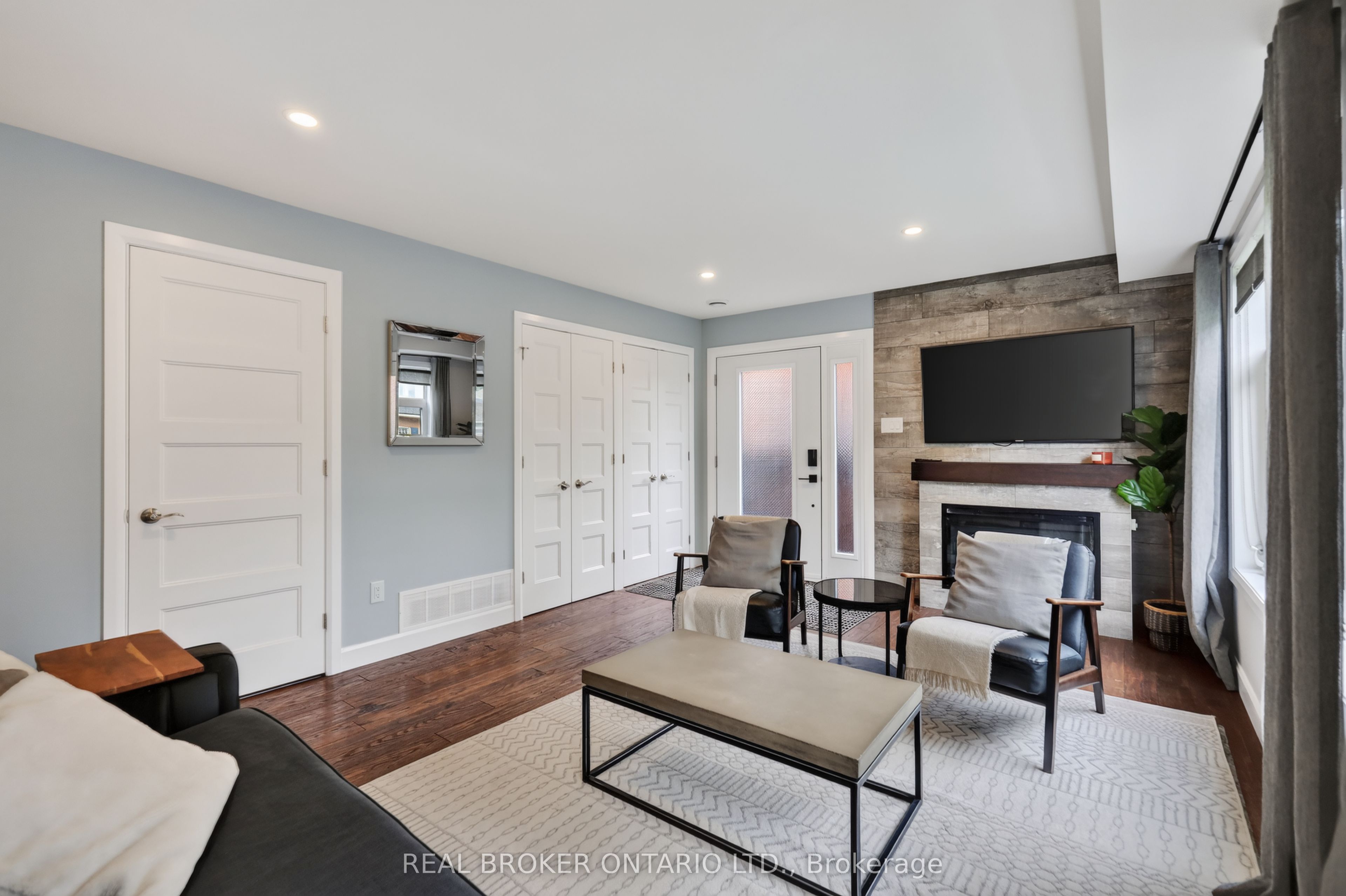 343 Riverdale Avenue Property Photo 11