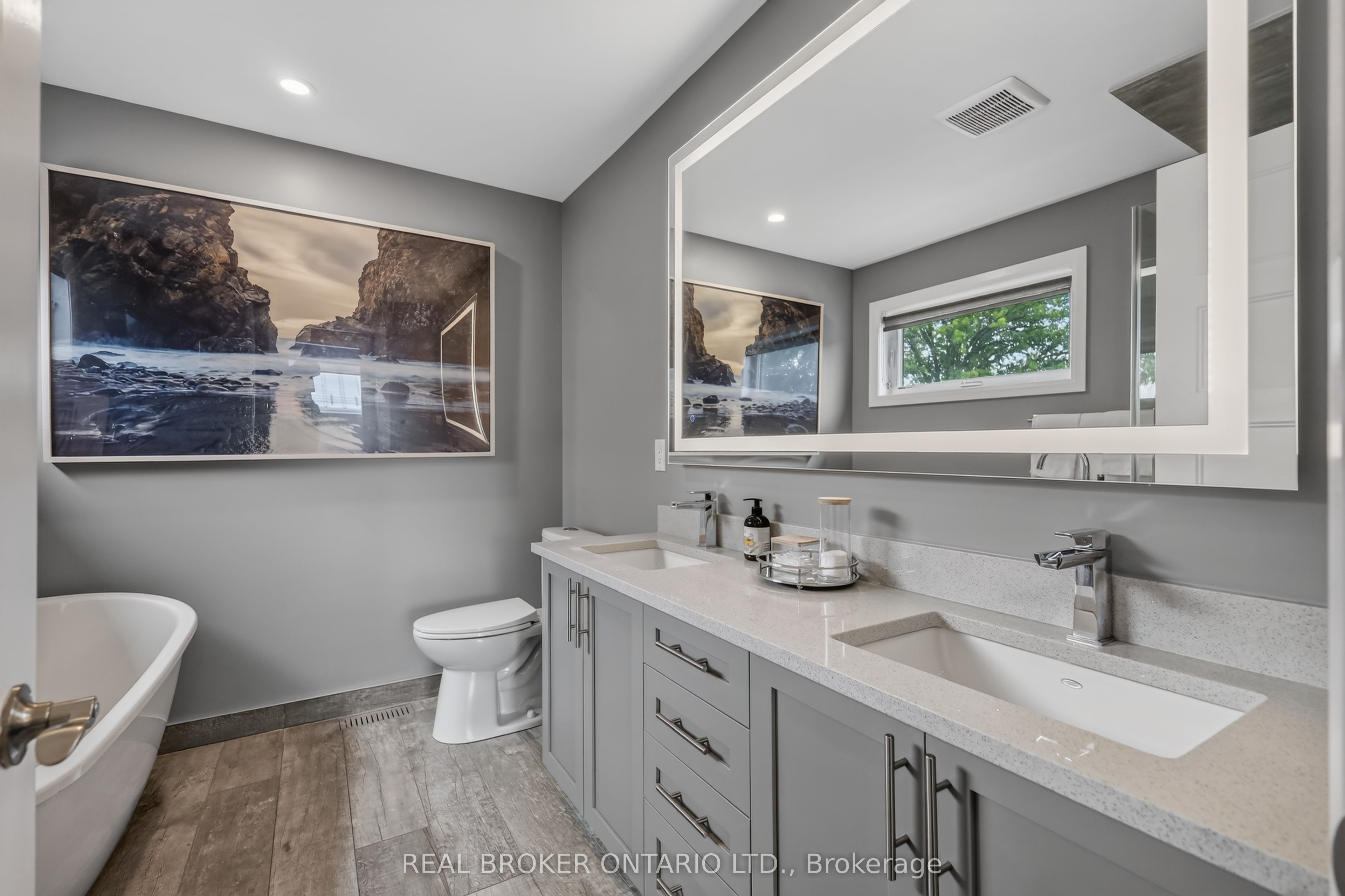 343 Riverdale Avenue Property Photo 26