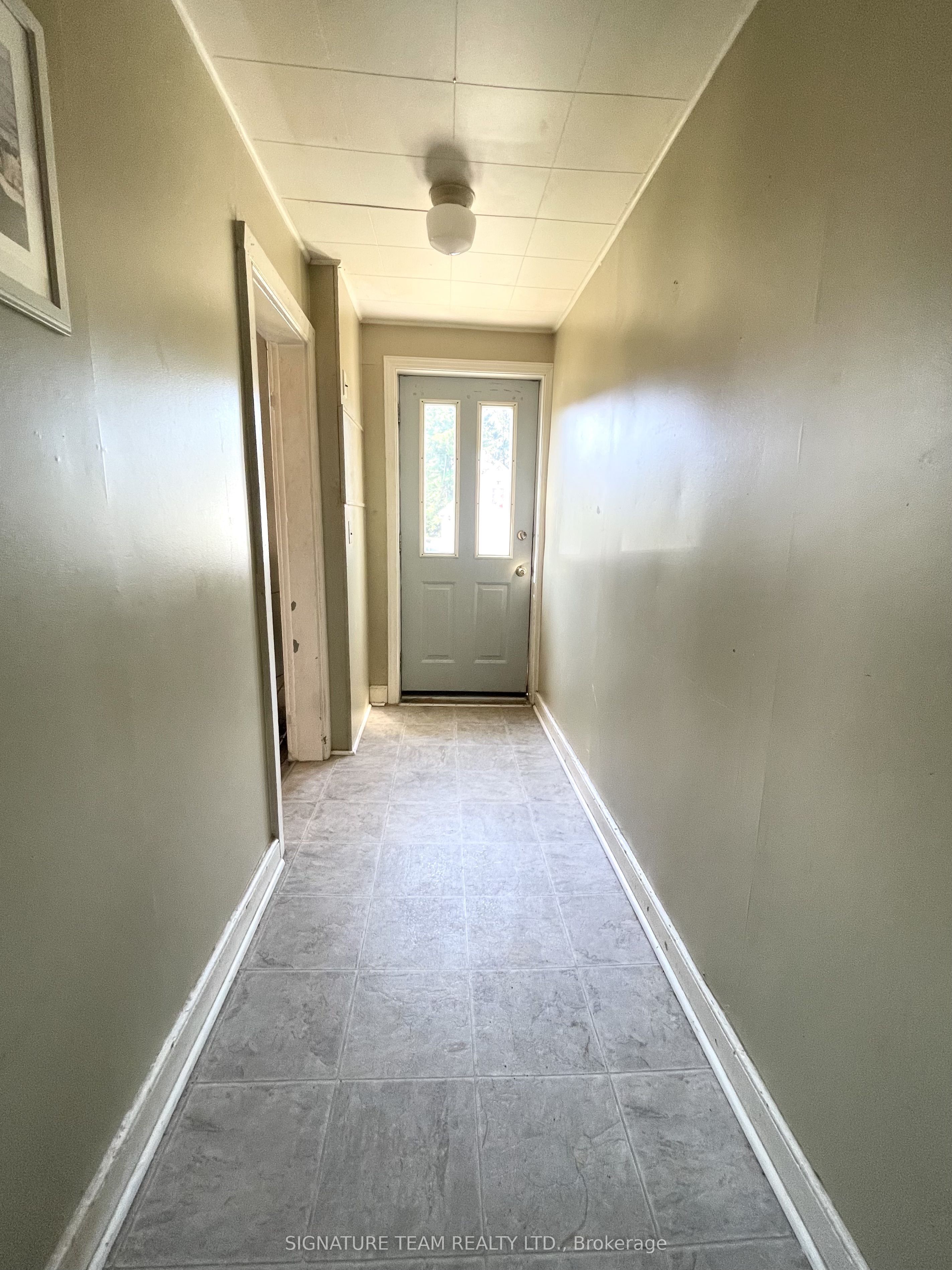 207 Jane Street Property Photo 6