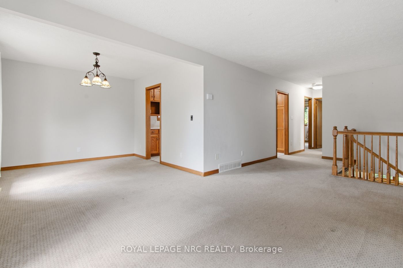 12 Harvest Oak Drive Property Photo 5