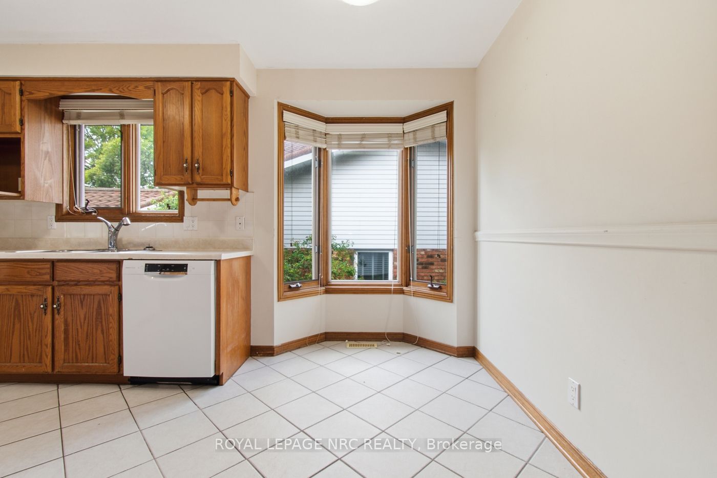 12 Harvest Oak Drive Property Photo 10