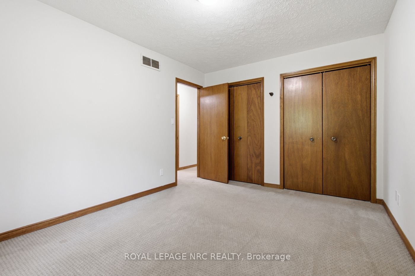 12 Harvest Oak Drive Property Photo 11