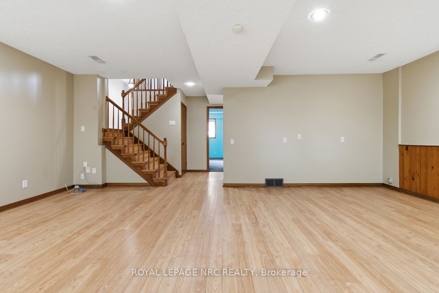 12 Harvest Oak Drive Property Photo 16