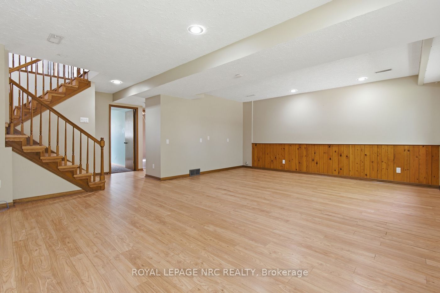 12 Harvest Oak Drive Property Photo 18