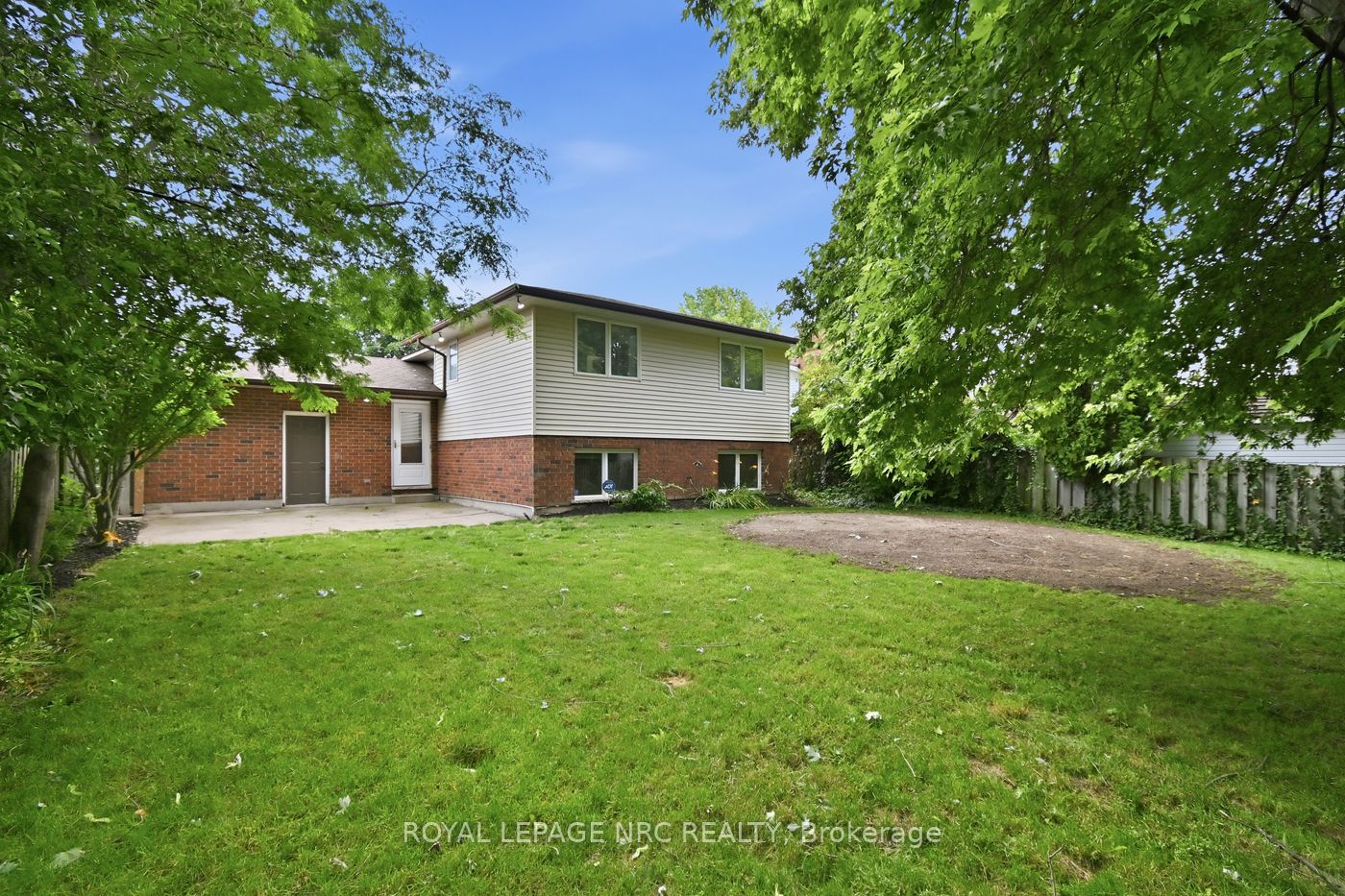 12 Harvest Oak Drive Property Photo 26