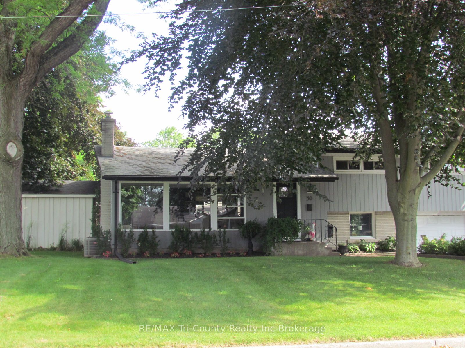 30 Fairfield Crescent Property Photo 2