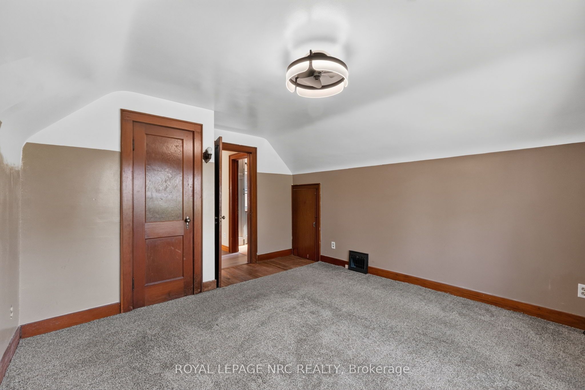 239 Phipps Street Property Photo 28