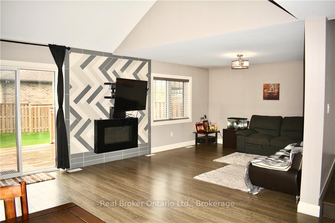 1 Chamberlain Avenue 9 Property Photo 7