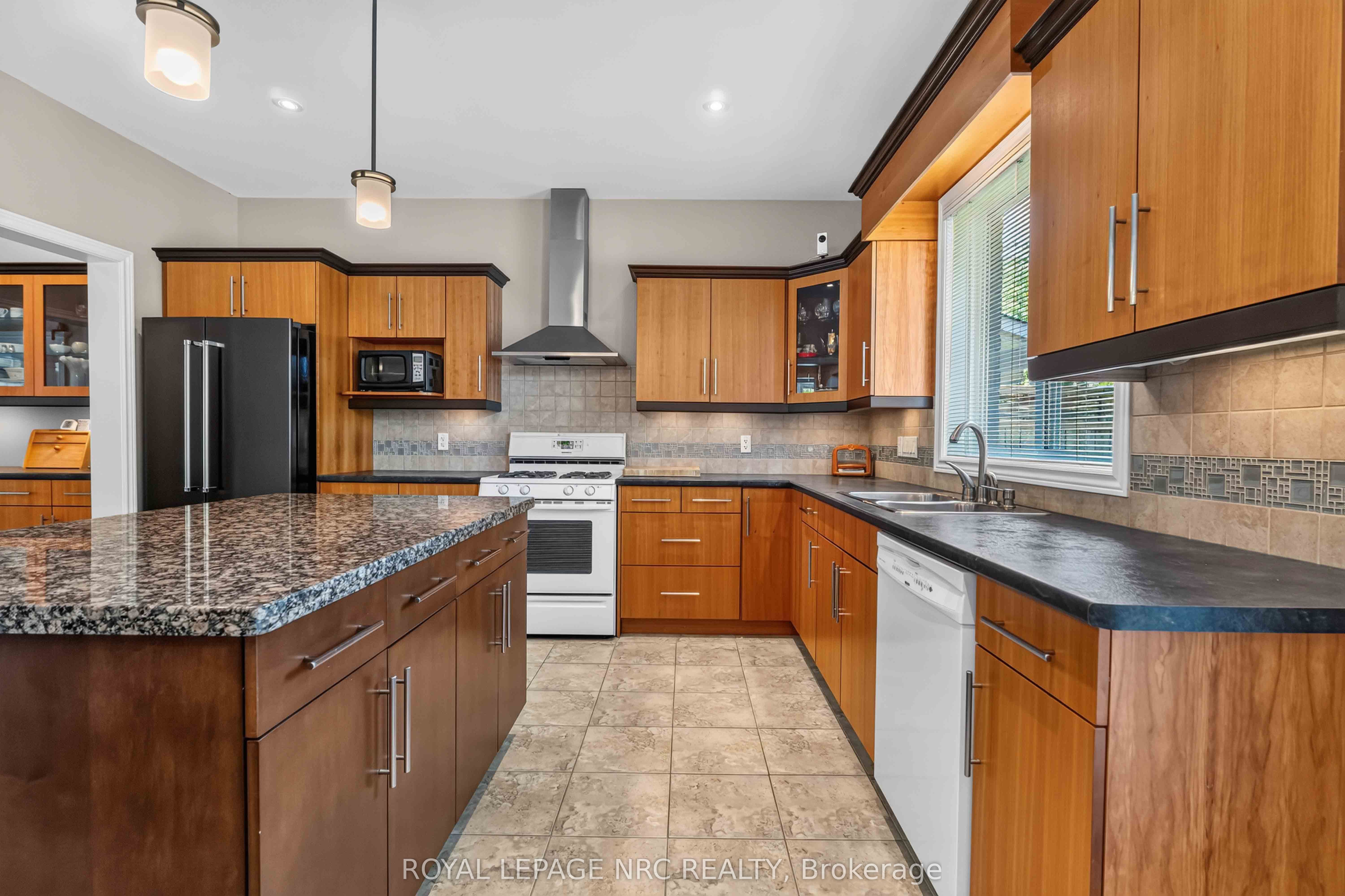 378 Pelham Road Property Photo 17