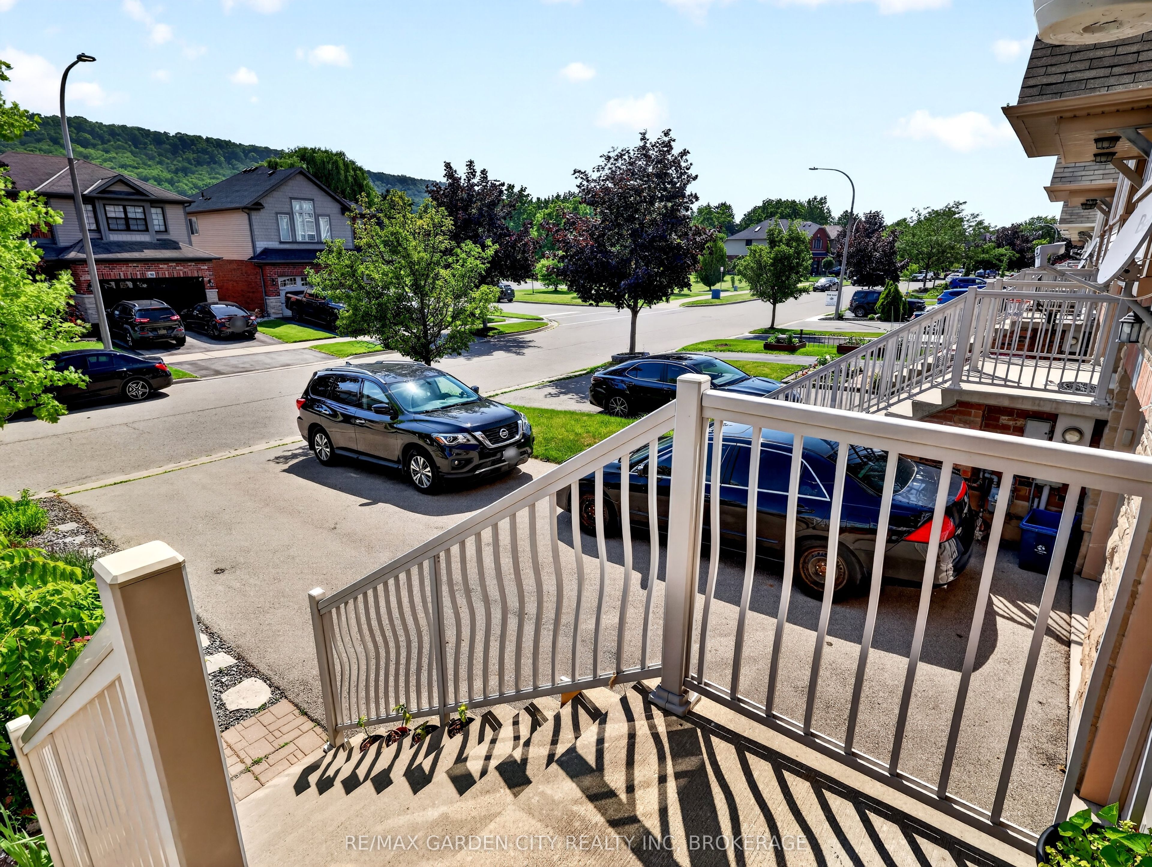 91 Willow Lane Property Photo 3
