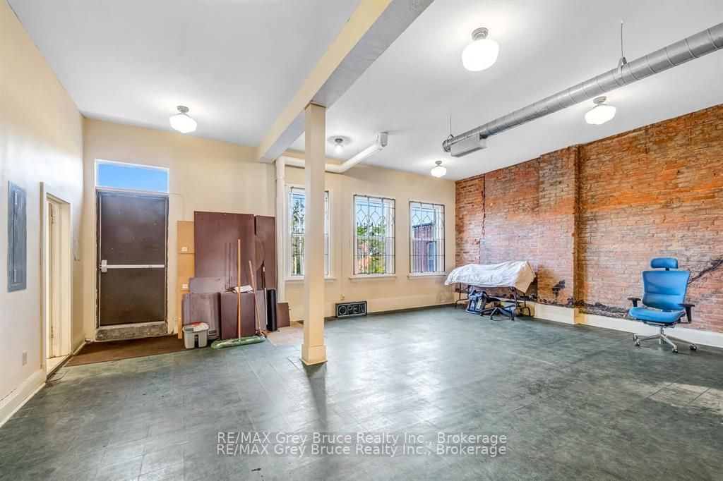 958 2nd Avenue E Property Photo 29