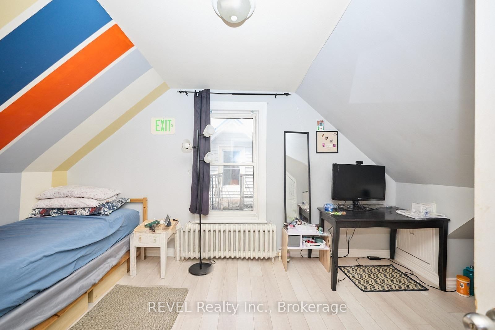 50 Welland Avenue Property Photo 11