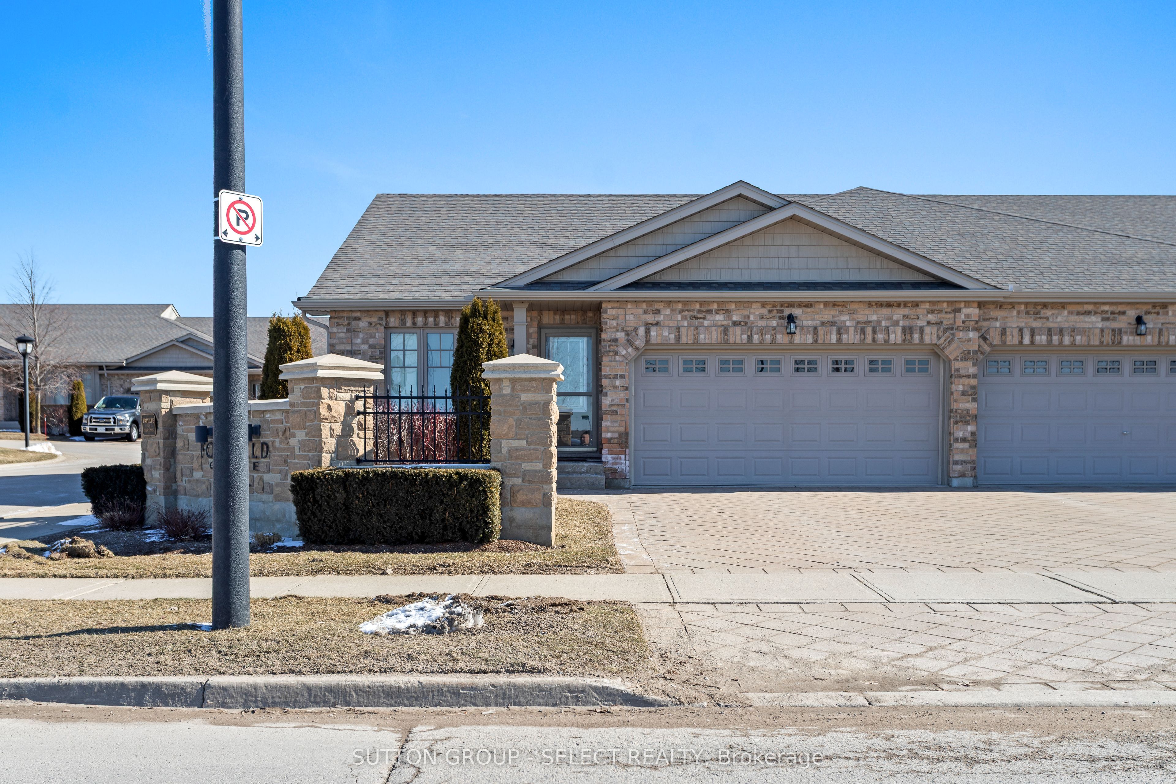2094 Denview Avenue Property Photo 1