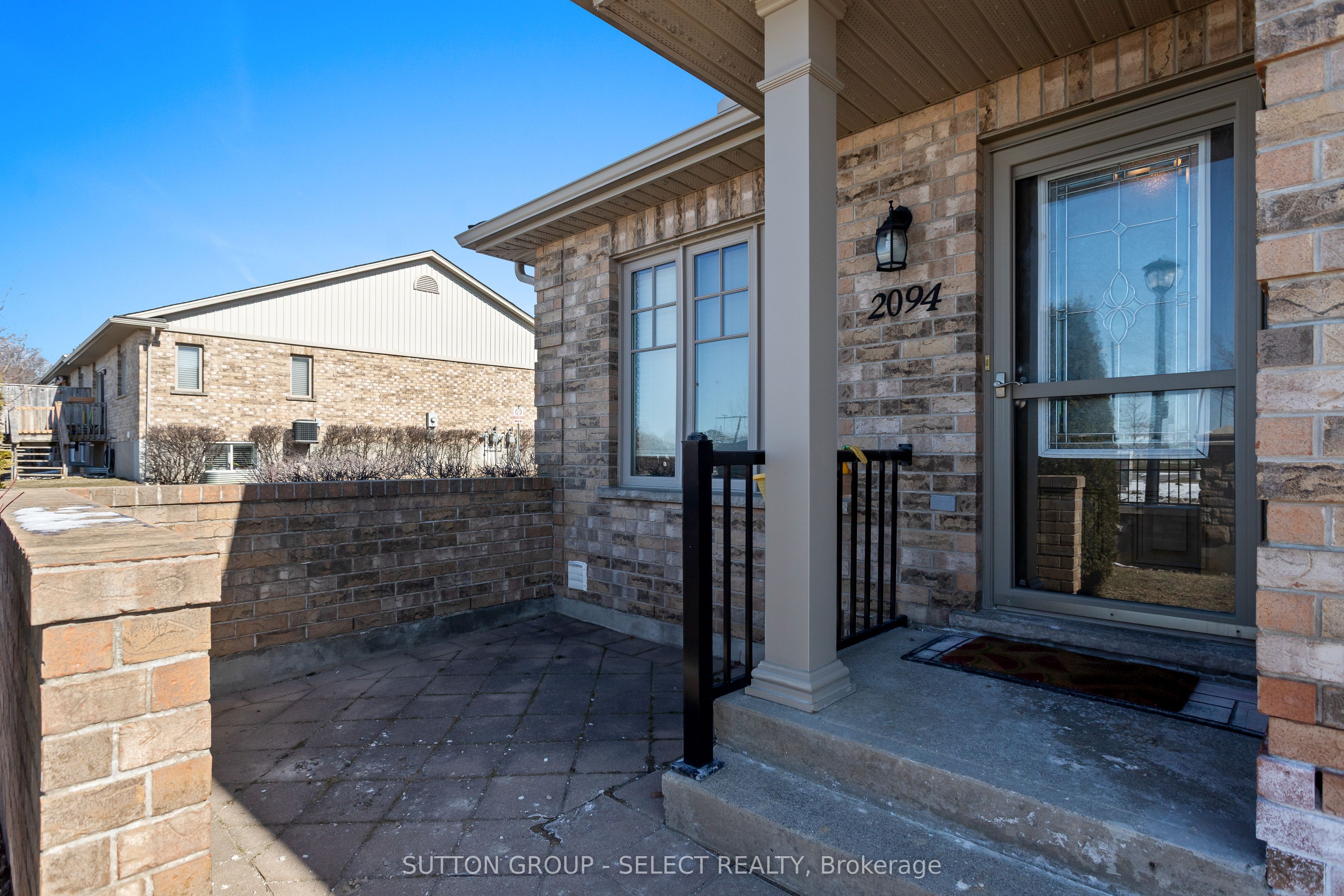 2094 Denview Avenue Property Photo 3