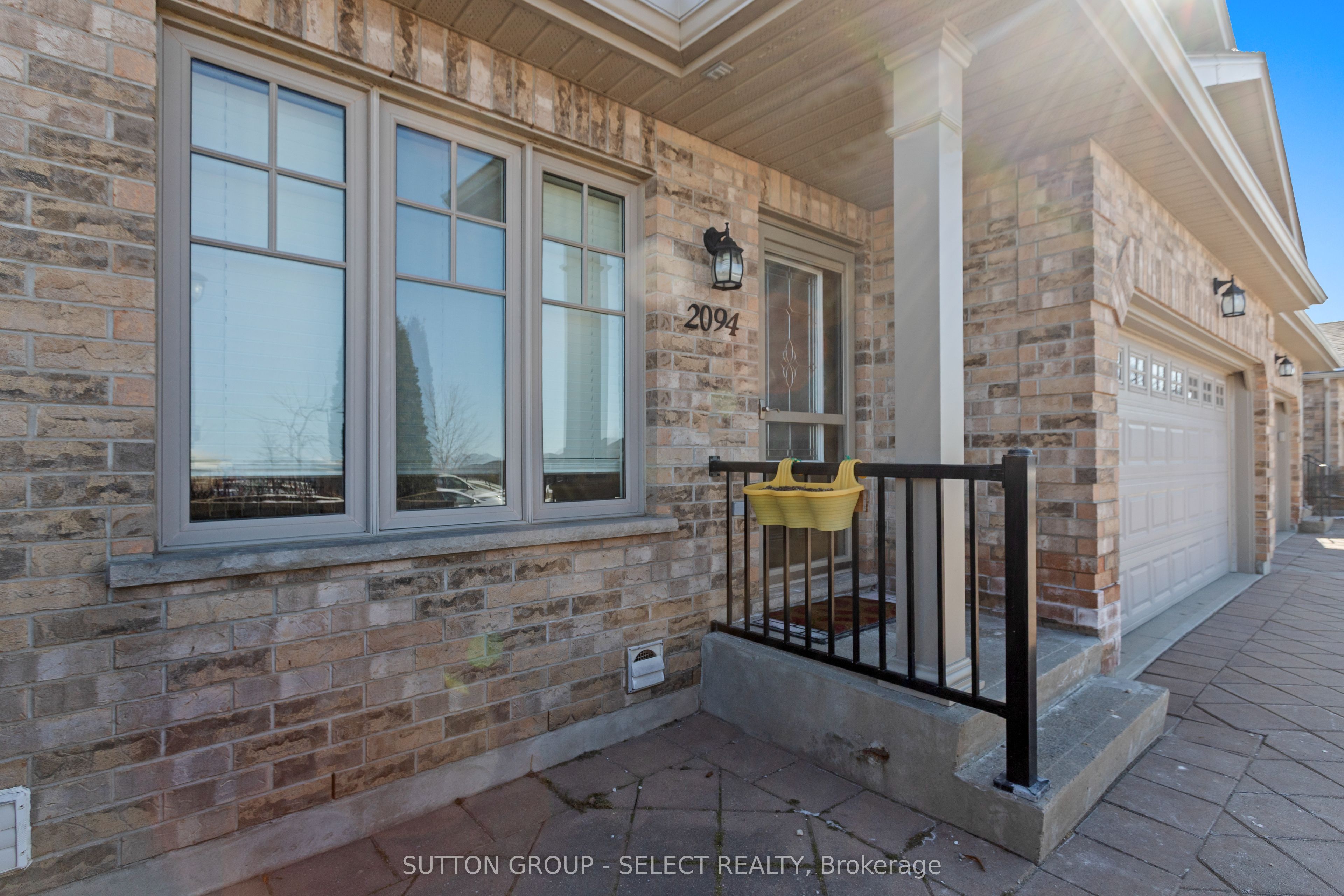 2094 Denview Avenue Property Photo 4