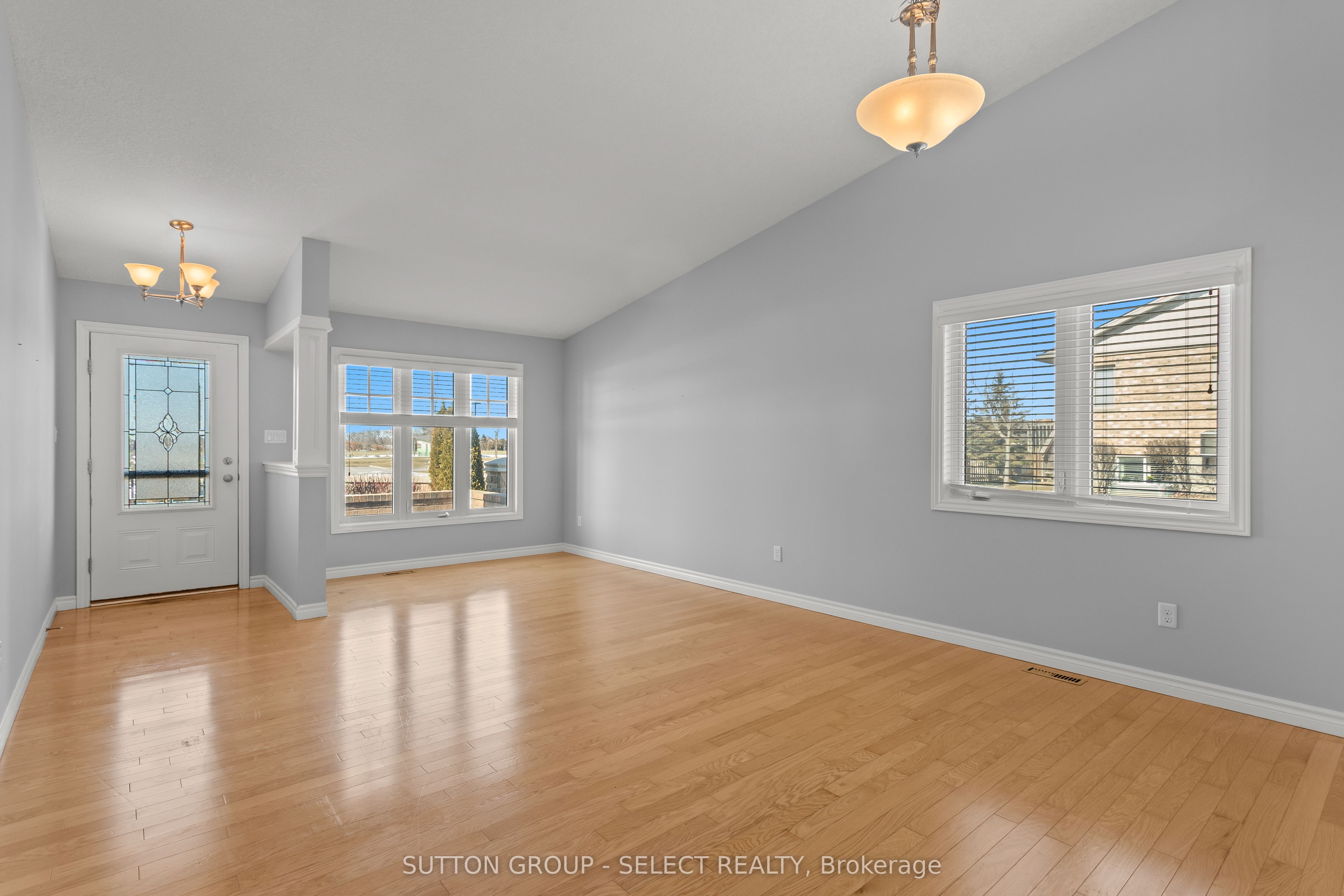 2094 Denview Avenue Property Photo 6