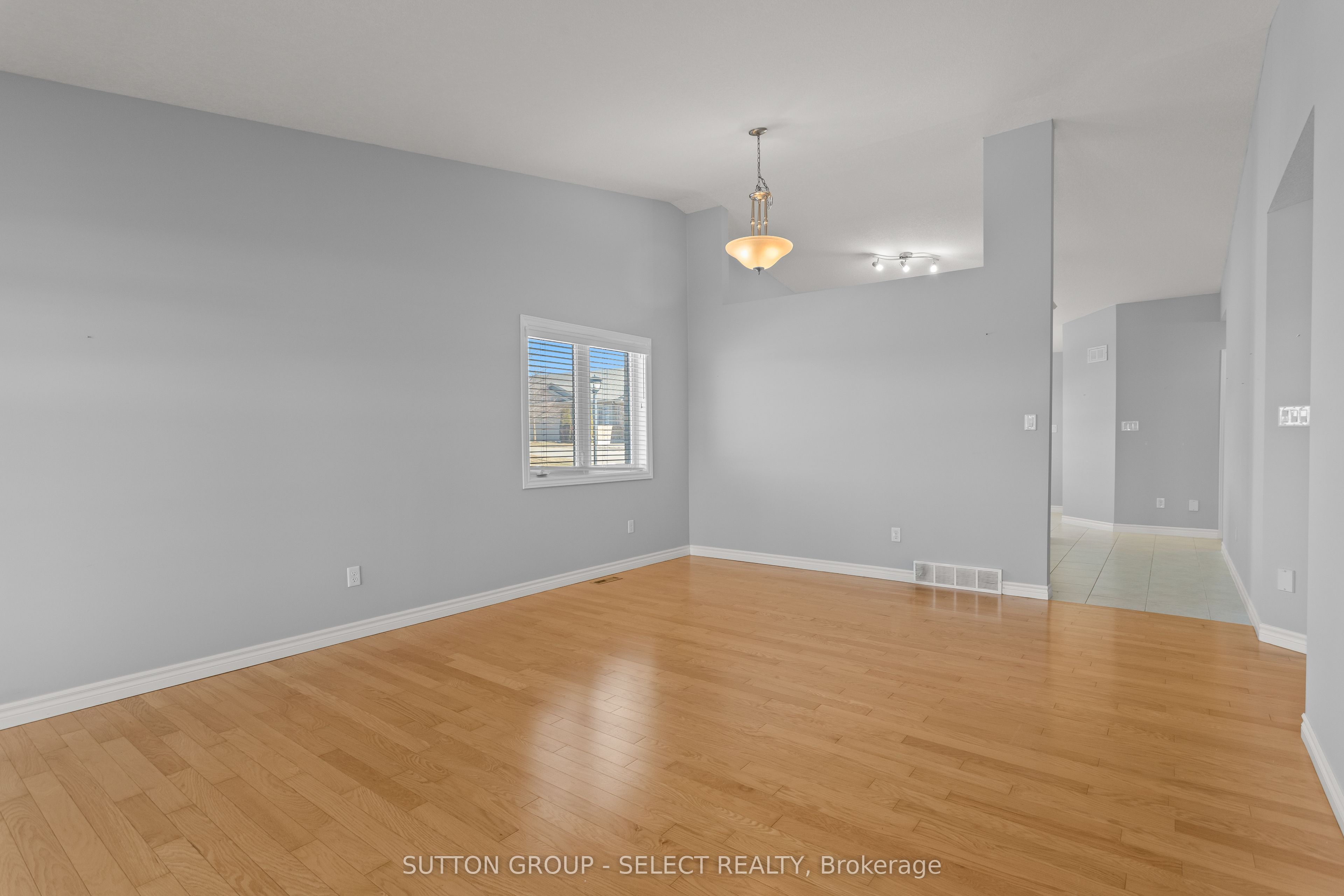 2094 Denview Avenue Property Photo 8