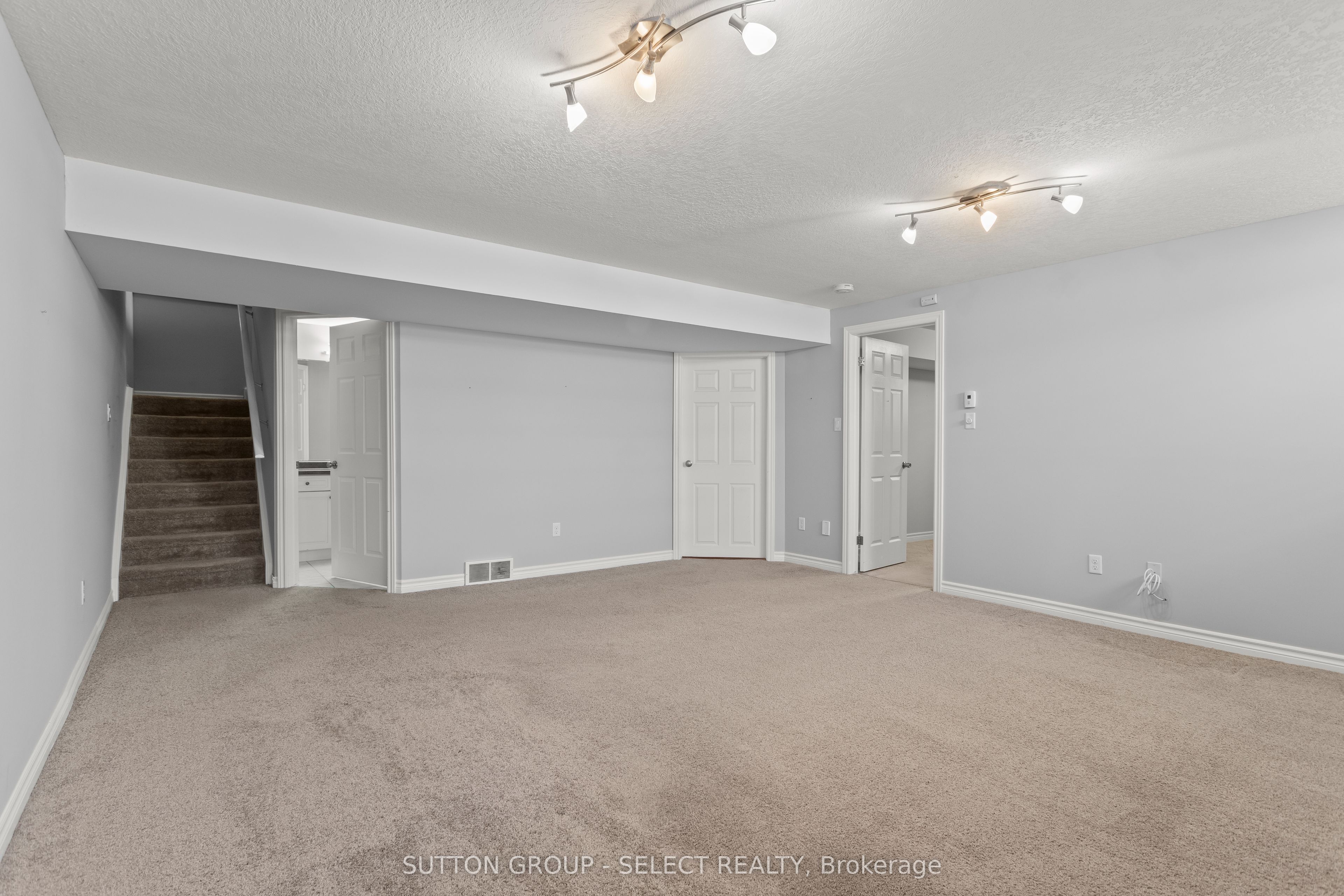 2094 Denview Avenue Property Photo 27