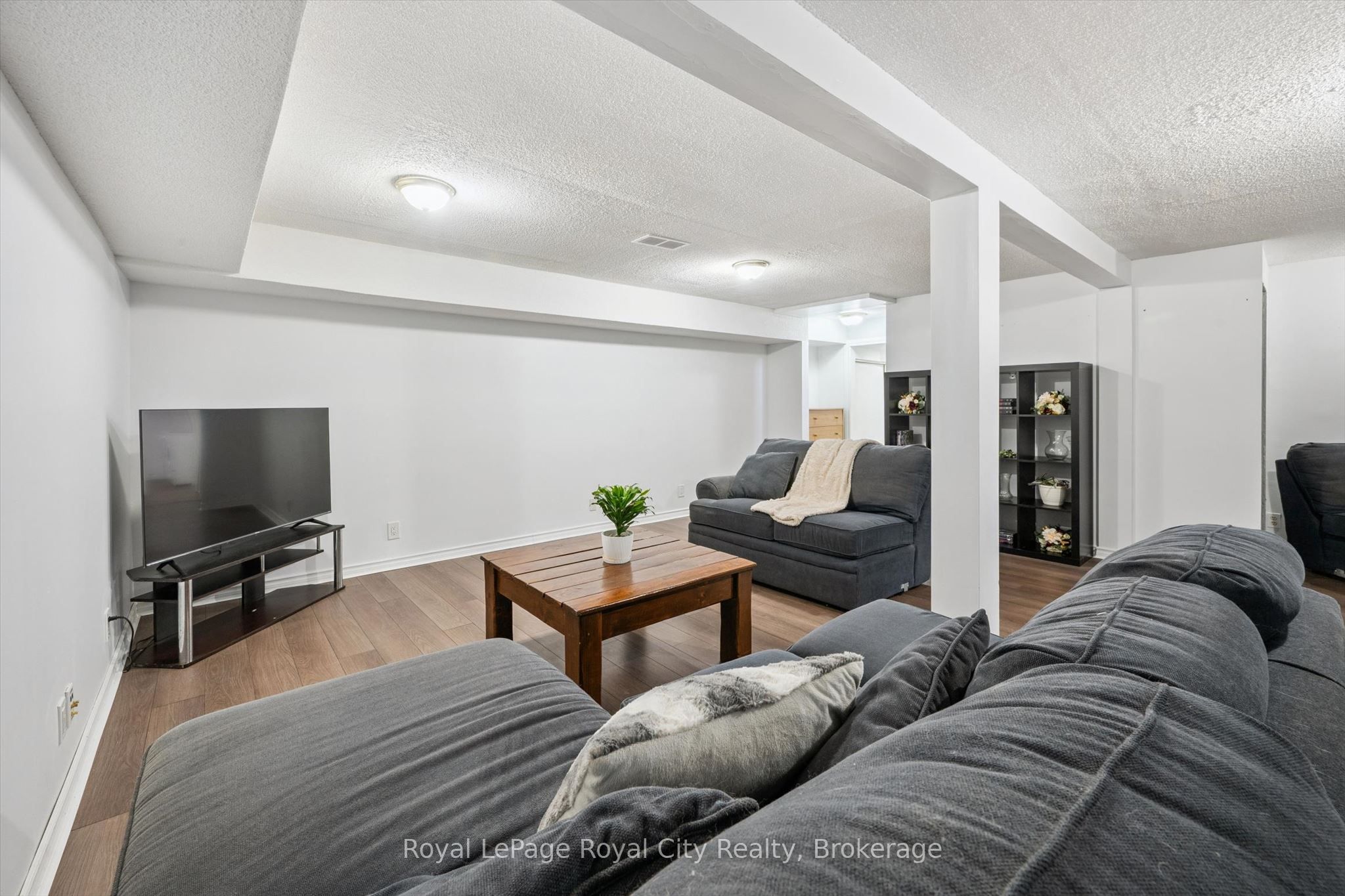 300 Auden Road Property Photo 15