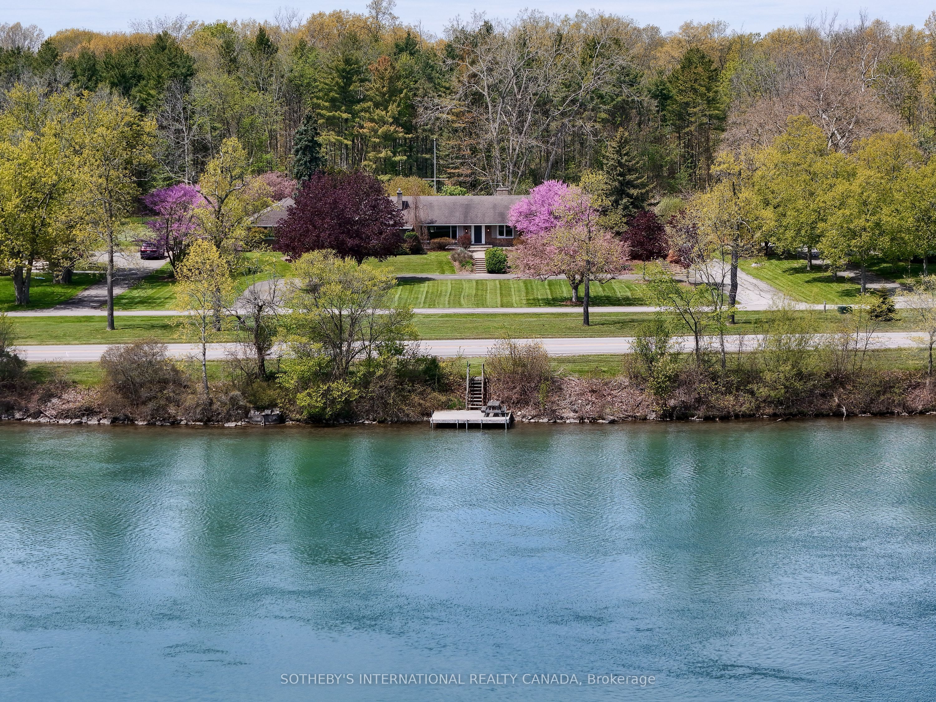 9317 Niagara River Parkway Property Photo 1