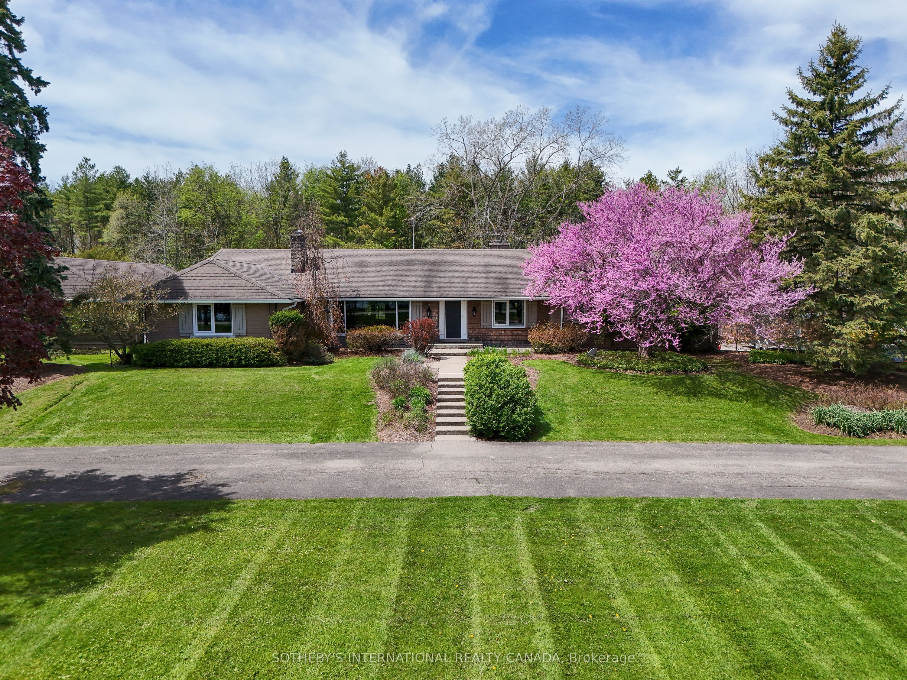 9317 Niagara River Parkway Property Photo 2