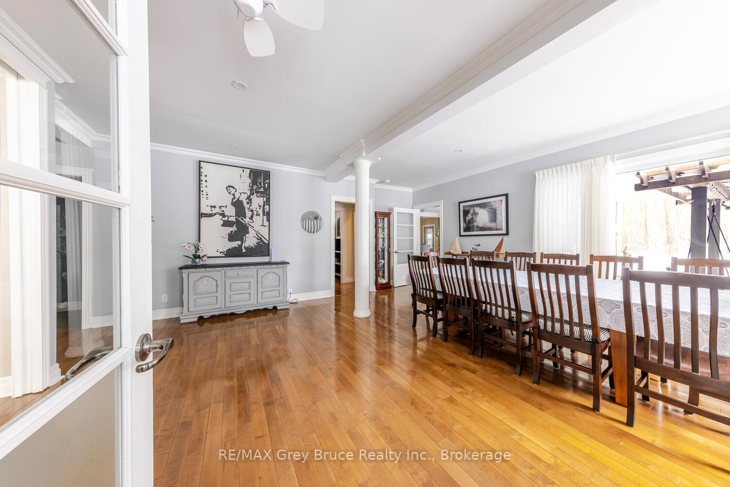 424 Huron Road Property Photo 6