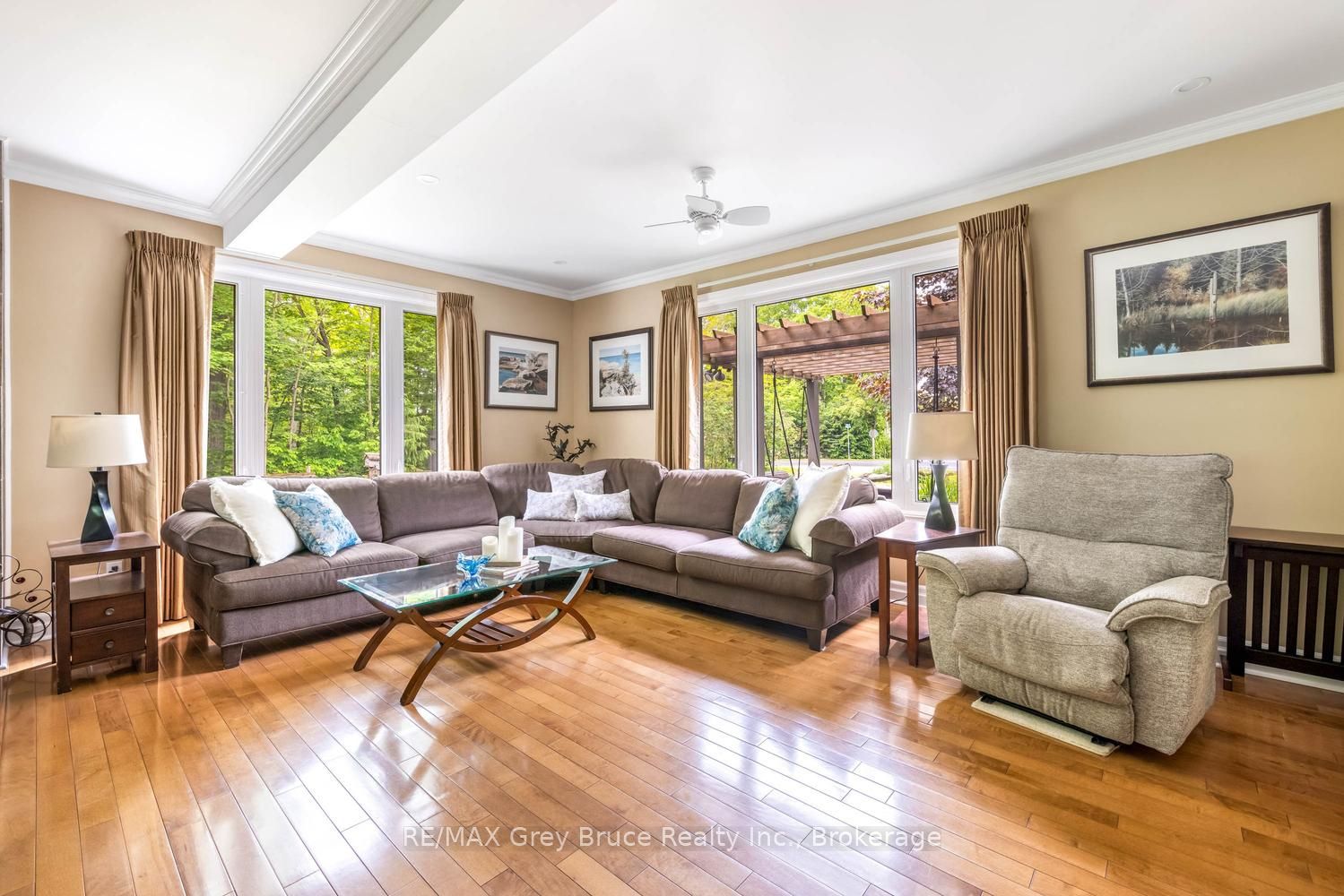 424 Huron Road Property Photo 14