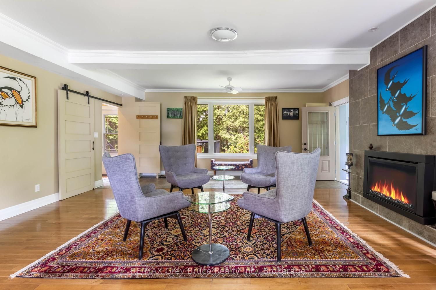 424 Huron Road Property Photo 15