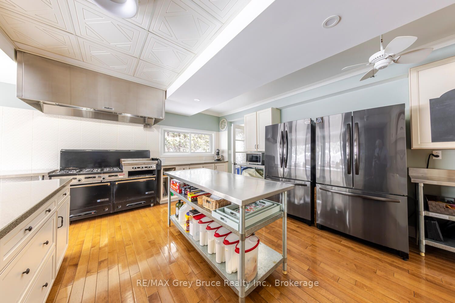 424 Huron Road Property Photo 18