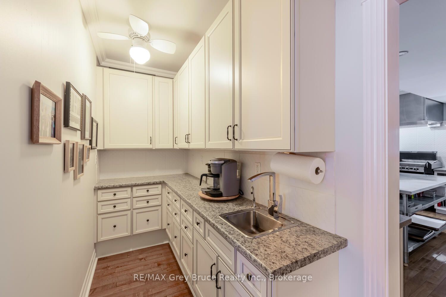 424 Huron Road Property Photo 21