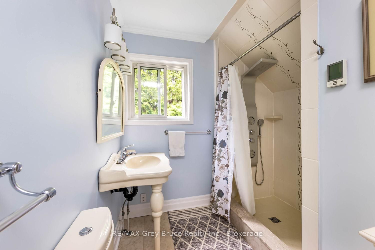 424 Huron Road Property Photo 27