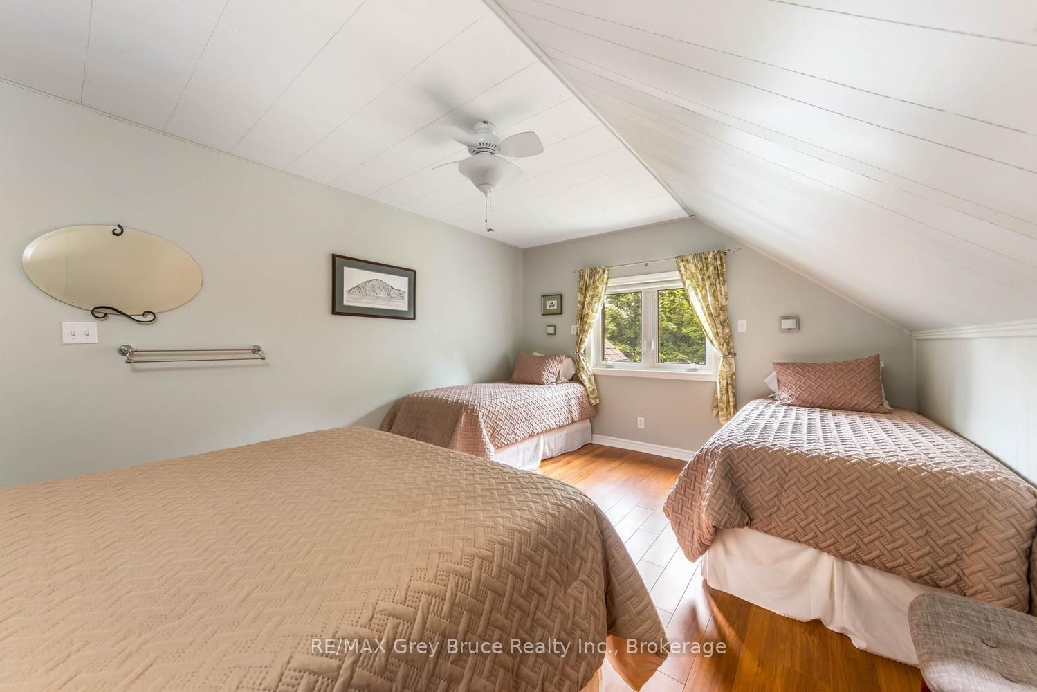 424 Huron Road Property Photo 32