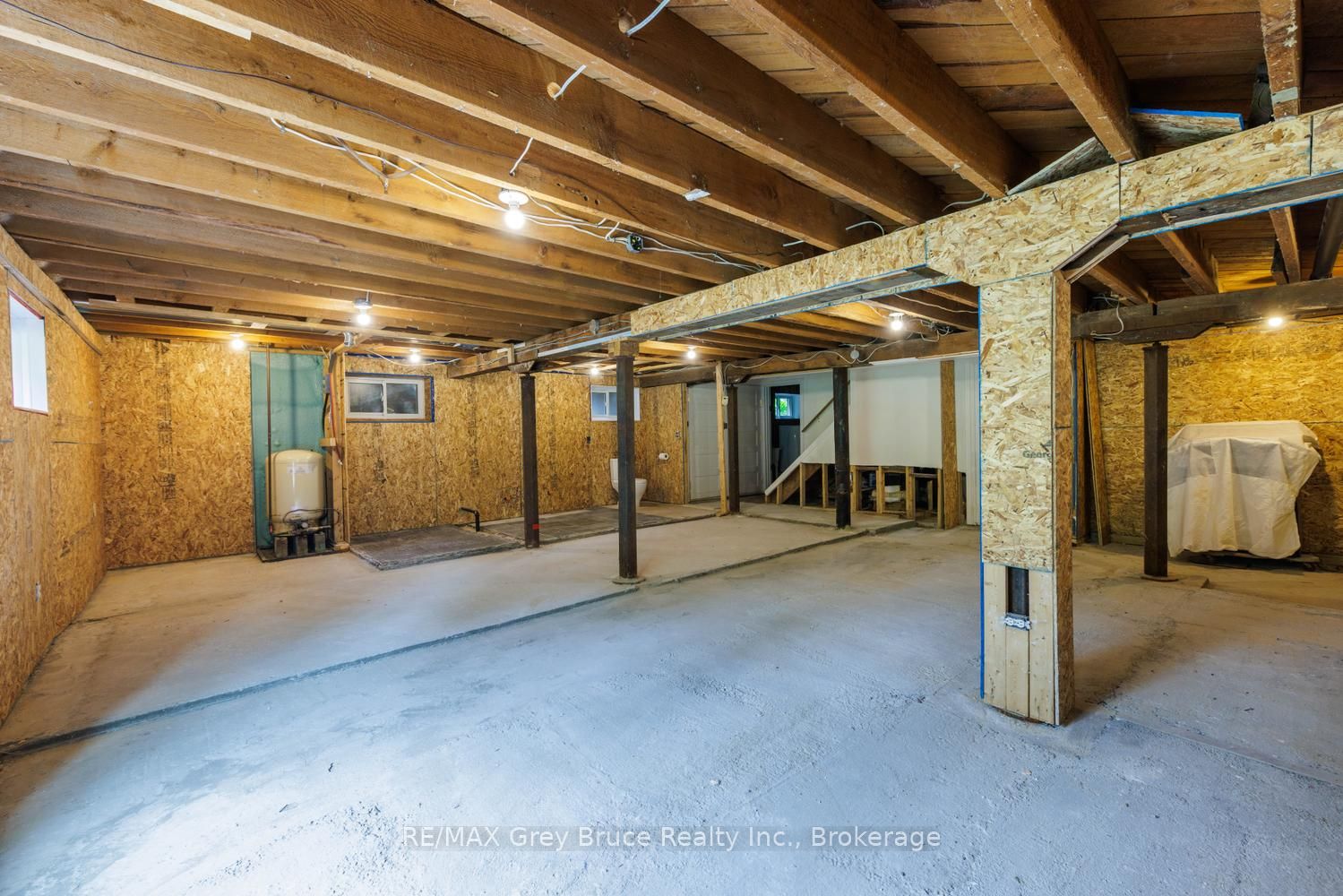 424 Huron Road Property Photo 37