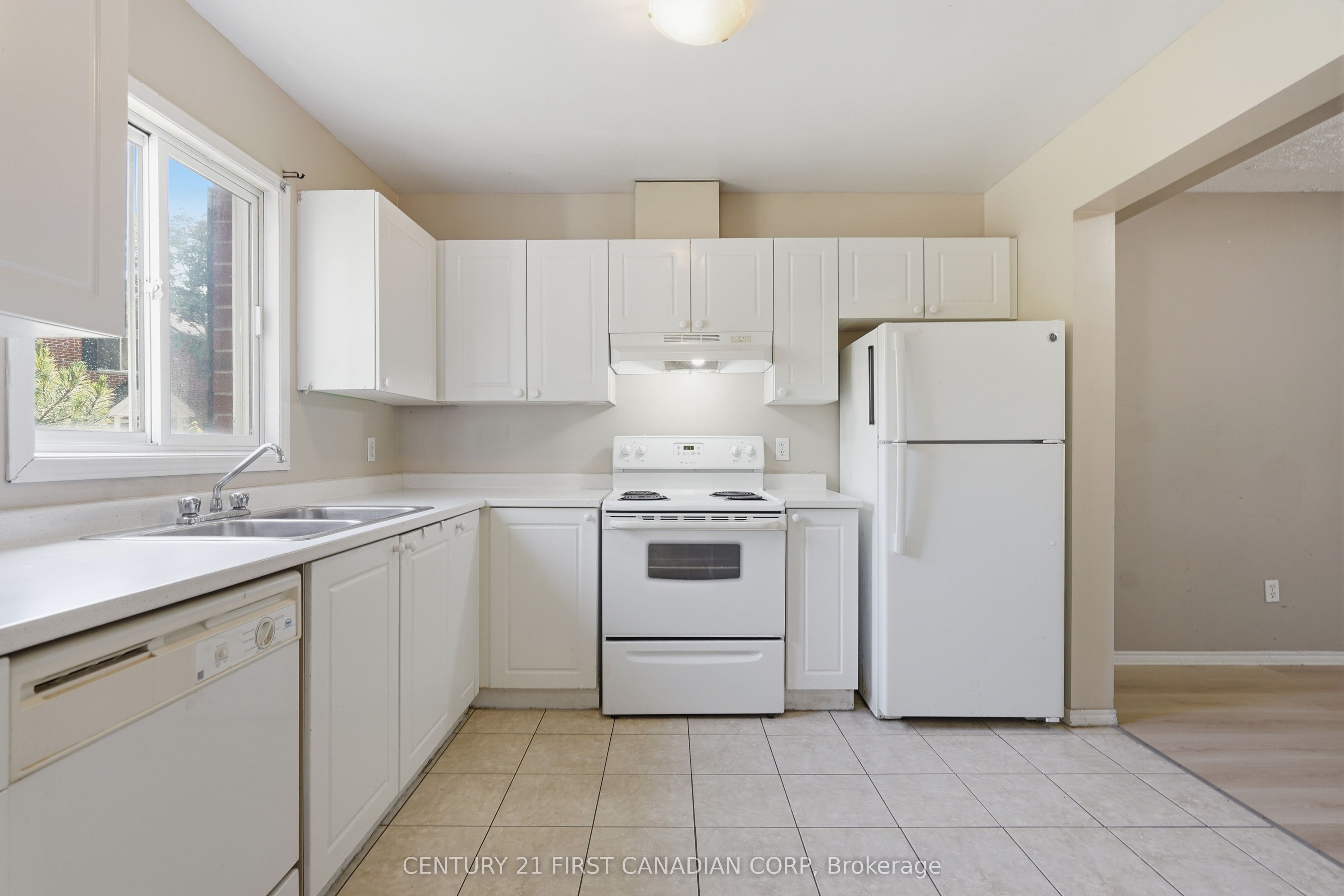 190 Fleming Drive 25 Property Photo 6