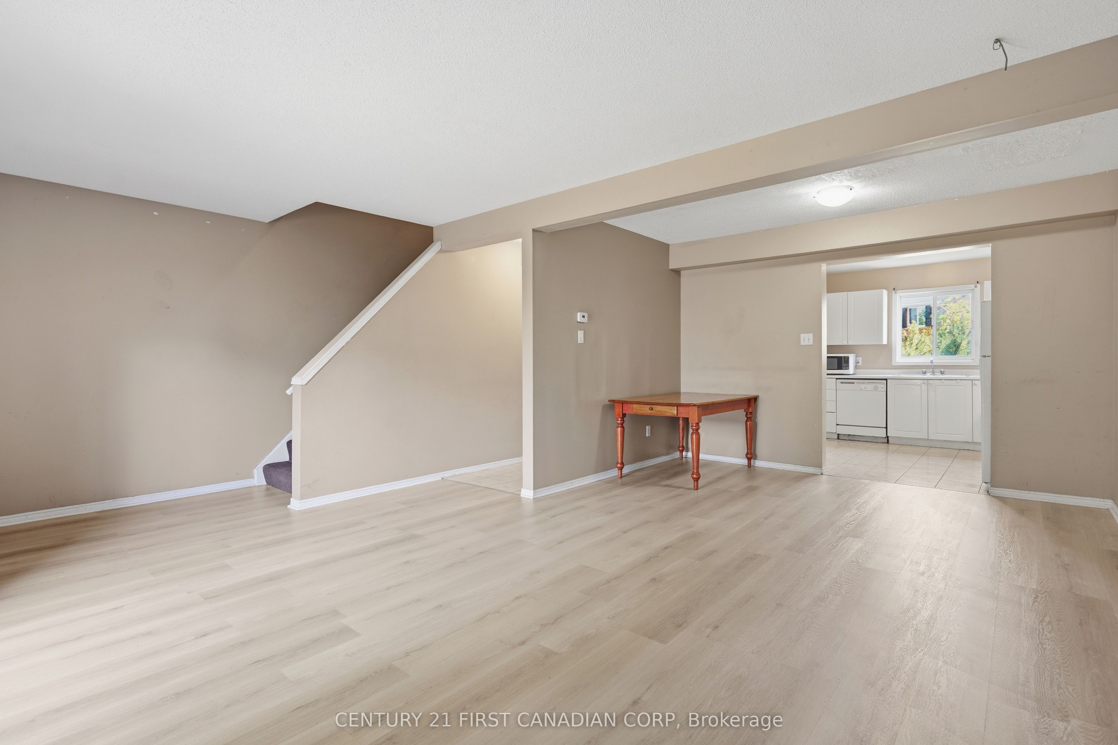 190 Fleming Drive 25 Property Photo 7