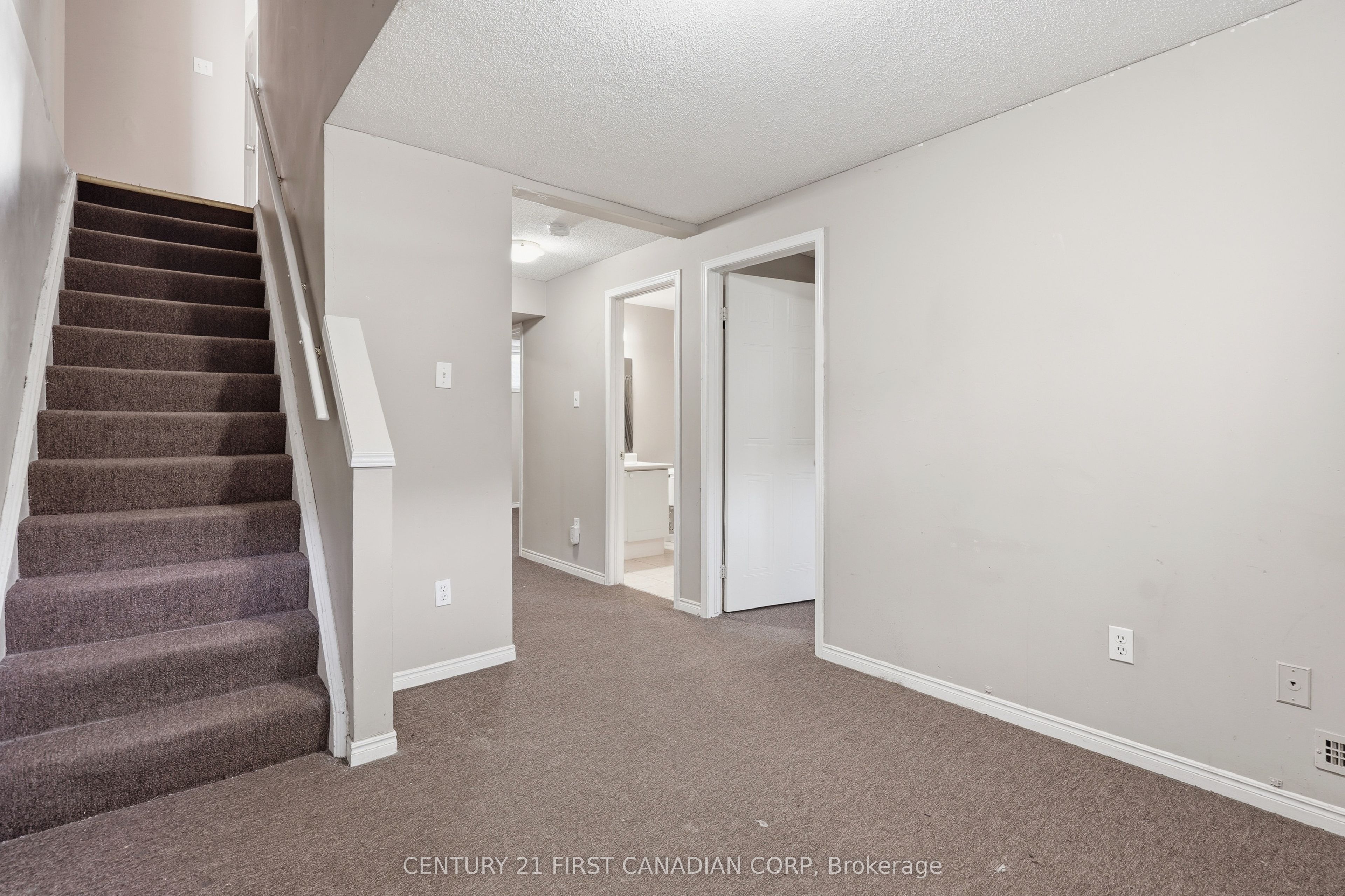 190 Fleming Drive 25 Property Photo 16