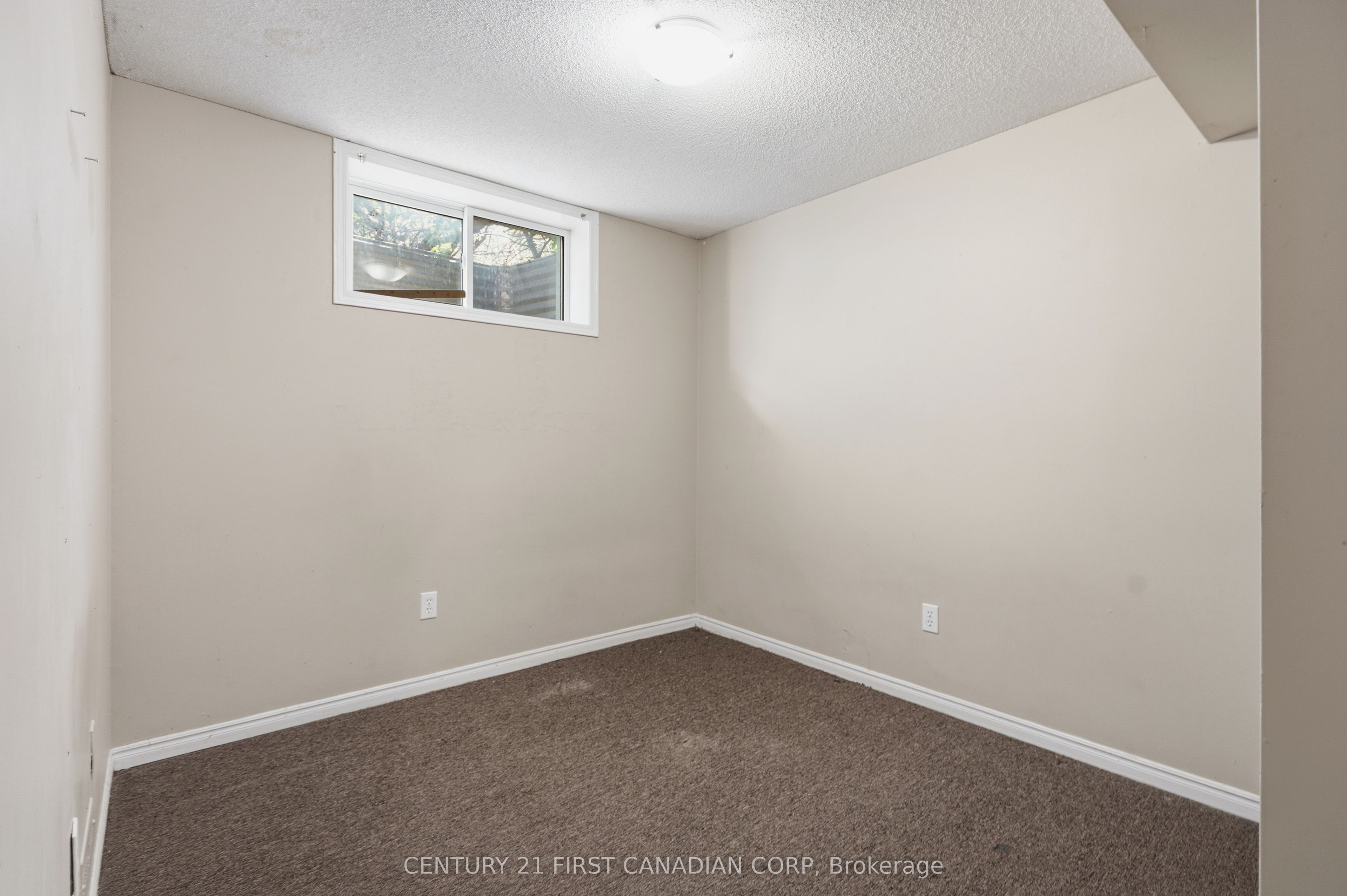 190 Fleming Drive 25 Property Photo 17