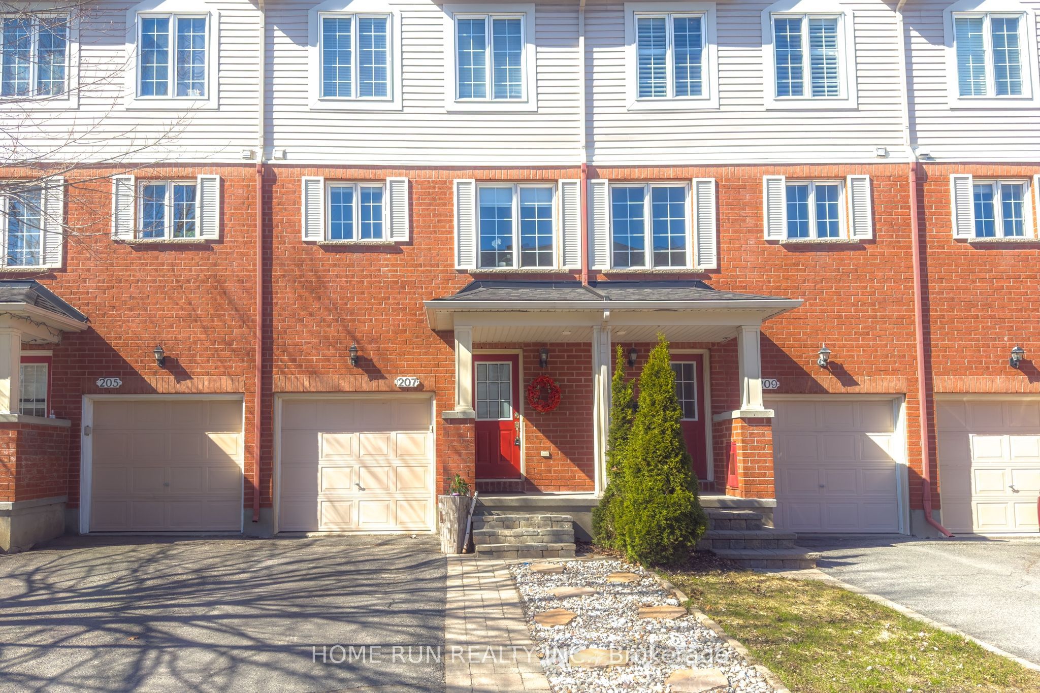 90 EDENVALE Drive 207